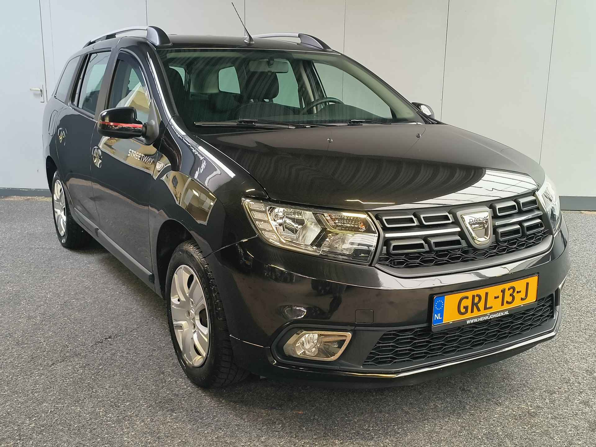 Dacia Logan MCV 0.9 TCe Streetway Comfort uit 2020 Rijklaar + 12 maanden Bovag-garantie Henk Jongen Auto's in Helmond,  al 50 jaar service zoals 't hoort!