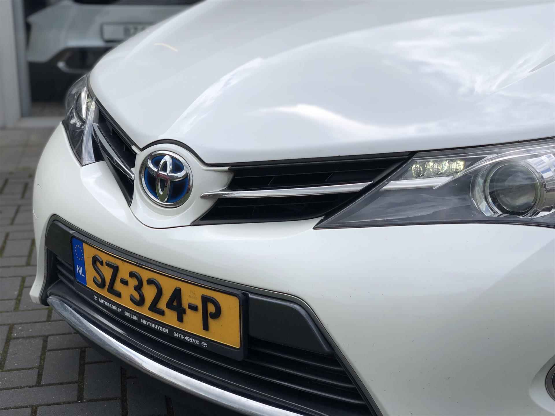 Toyota Auris 1.8 Hybrid Dynamic | Navigatie, Parkeercamera, 16 inch Lichtmetalen velgen, Privacy Glass, Bluetooth, Top onderhouden! - 5/31