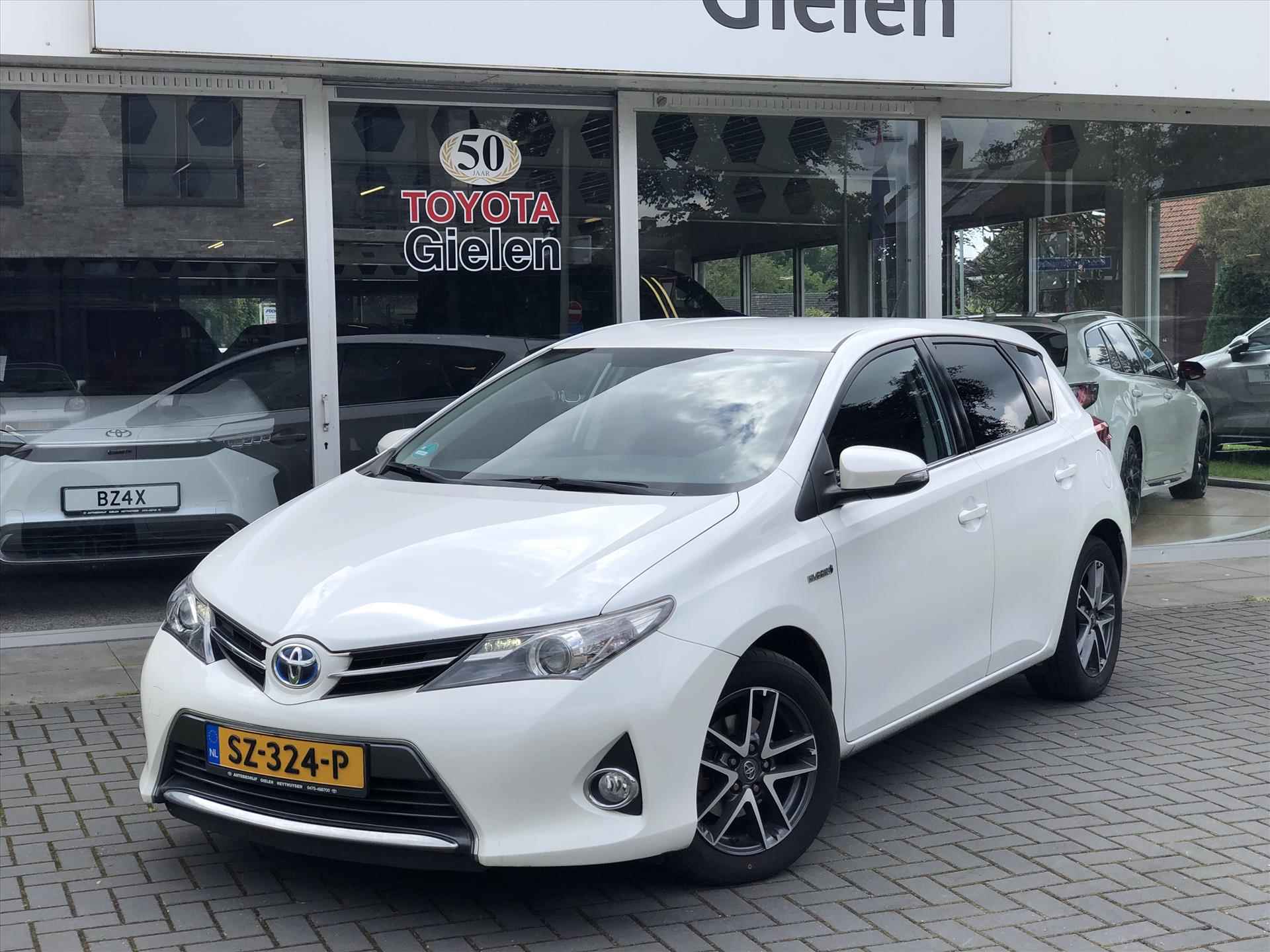 Toyota Auris 1.8 Hybrid Dynamic | Navigatie, Parkeercamera, 16 inch Lichtmetalen velgen, Privacy Glass, Bluetooth, Top onderhouden! - 30/31