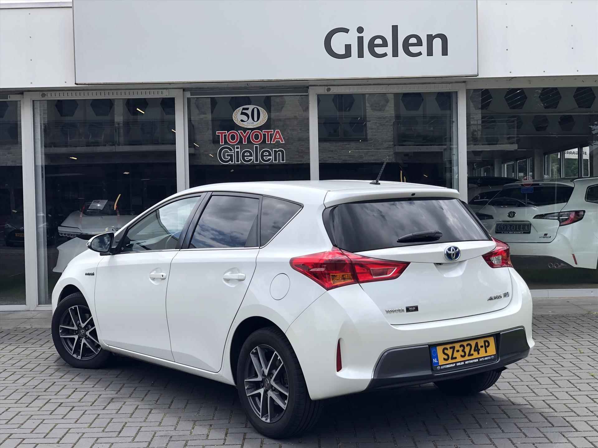 Toyota Auris 1.8 Hybrid Dynamic | Navigatie, Parkeercamera, 16 inch Lichtmetalen velgen, Privacy Glass, Bluetooth, Top onderhouden! - 31/31