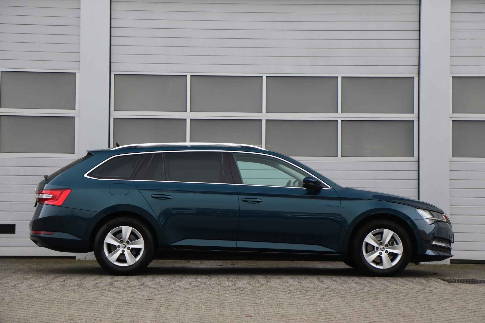 Skoda Superb Combi 1.5 TSI 150pk DSG ACT Business Edition | Climate Control | Navigatie | App Connect | LED Verlichting - 3/42