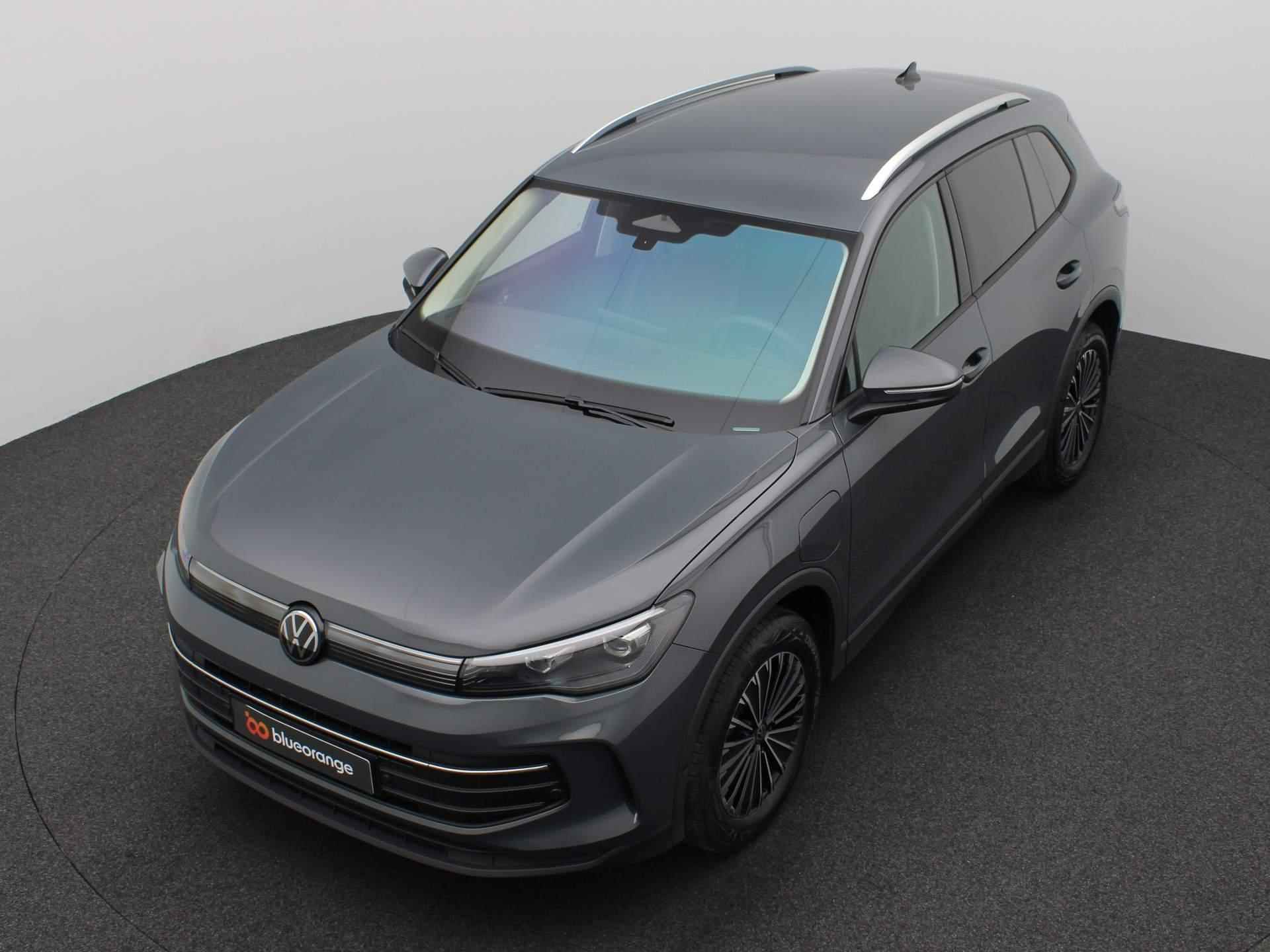 Volkswagen Tiguan 1.5 eHybrid Life Edition 204PK DSG achteruitrijcamera, stuur-stoelverwarming, achterbankverwarming, alarm, adaptive cruise, side assist, keyless, 18" lichtmetaal - 14/47