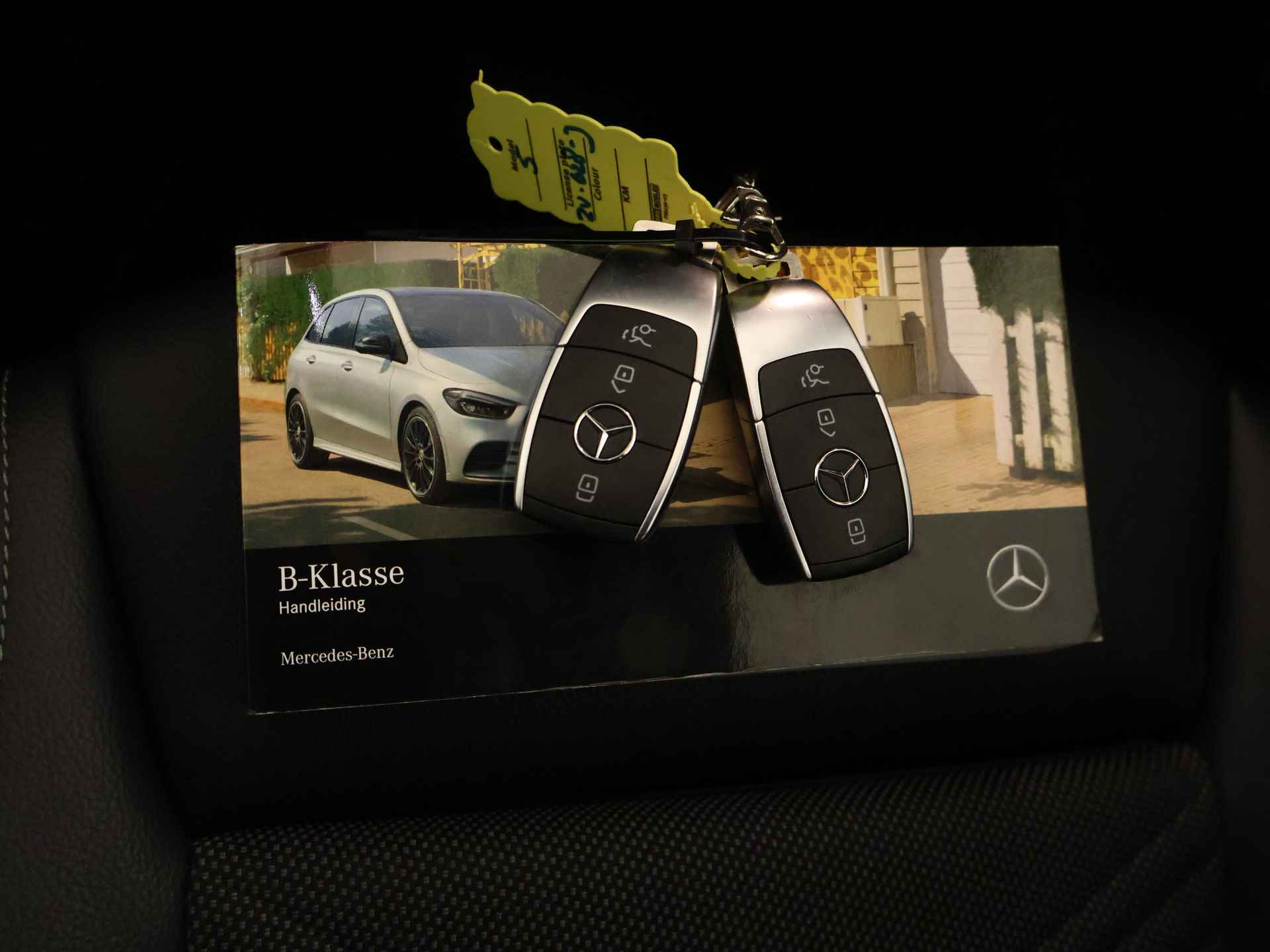 Mercedes-Benz B-Klasse 180 Launch Edition | Trekhaak | Apple Carplay | Parkeerpakket met Camera | LED Verlichting | Inclusief 24 maanden MB Certified garantie voor Europa. - 14/44