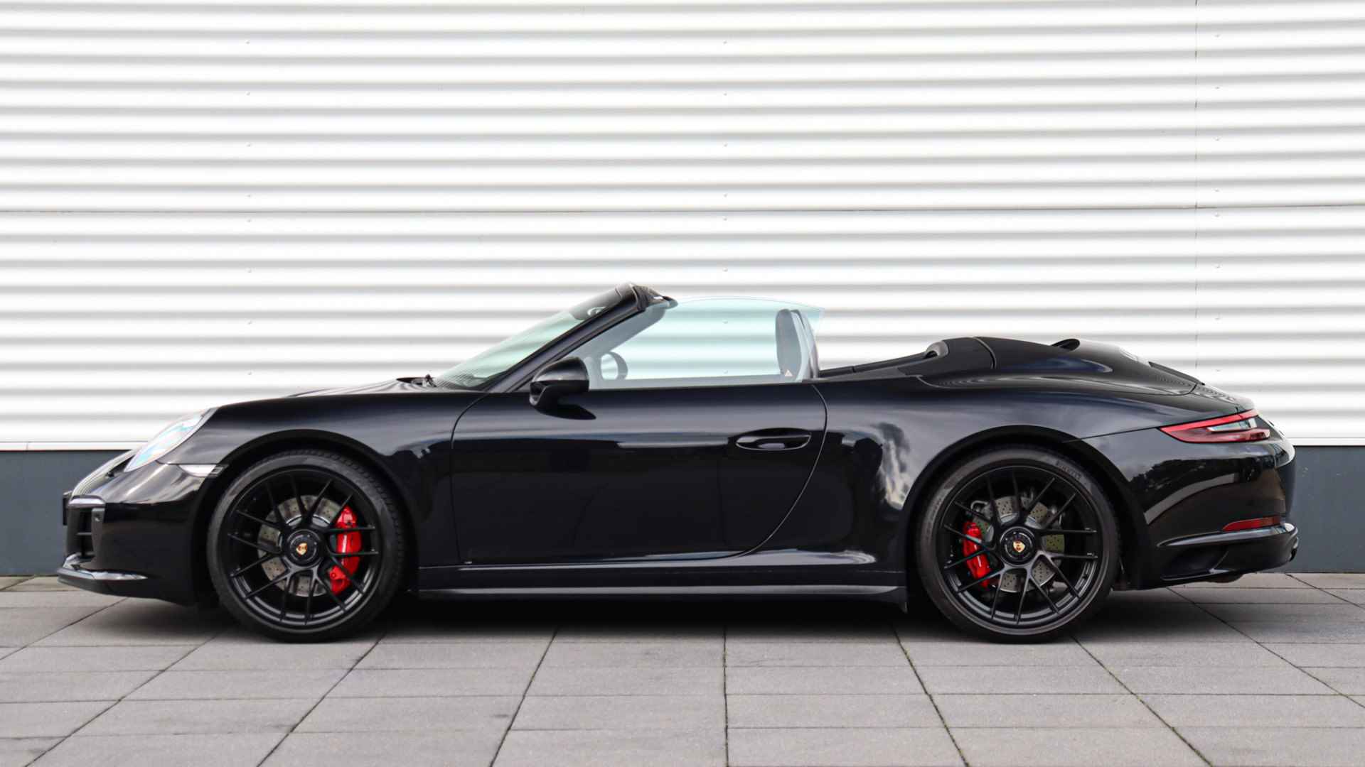 Porsche 911 Cabrio 3.0 Carrera 4 GTS | BOSE Sound | Sportuitlaat | GTS Interieurpakket | Stuurwielverwarming - 2/36