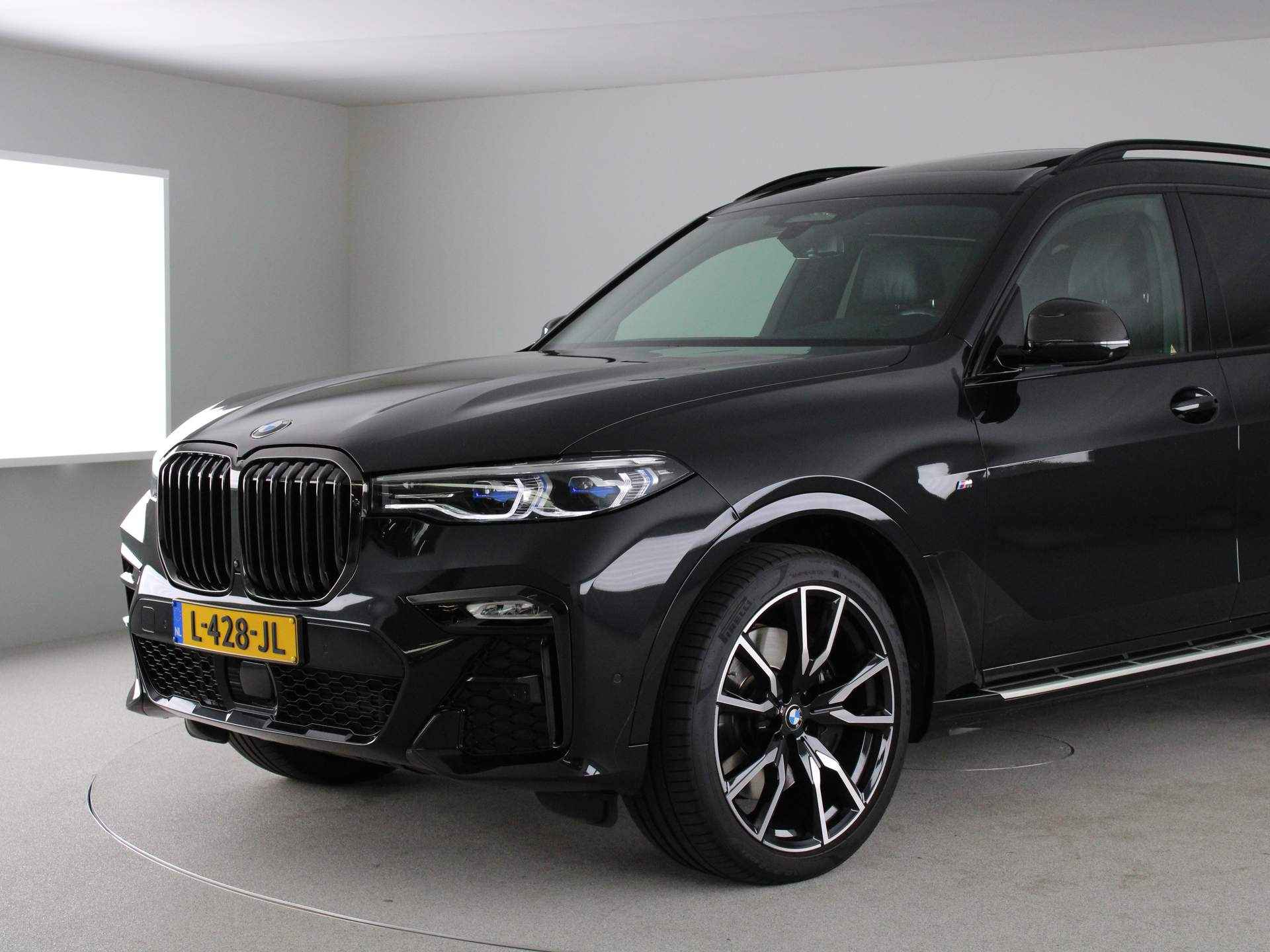 BMW X7 xDrive40i High Executive M Sport - 29/30