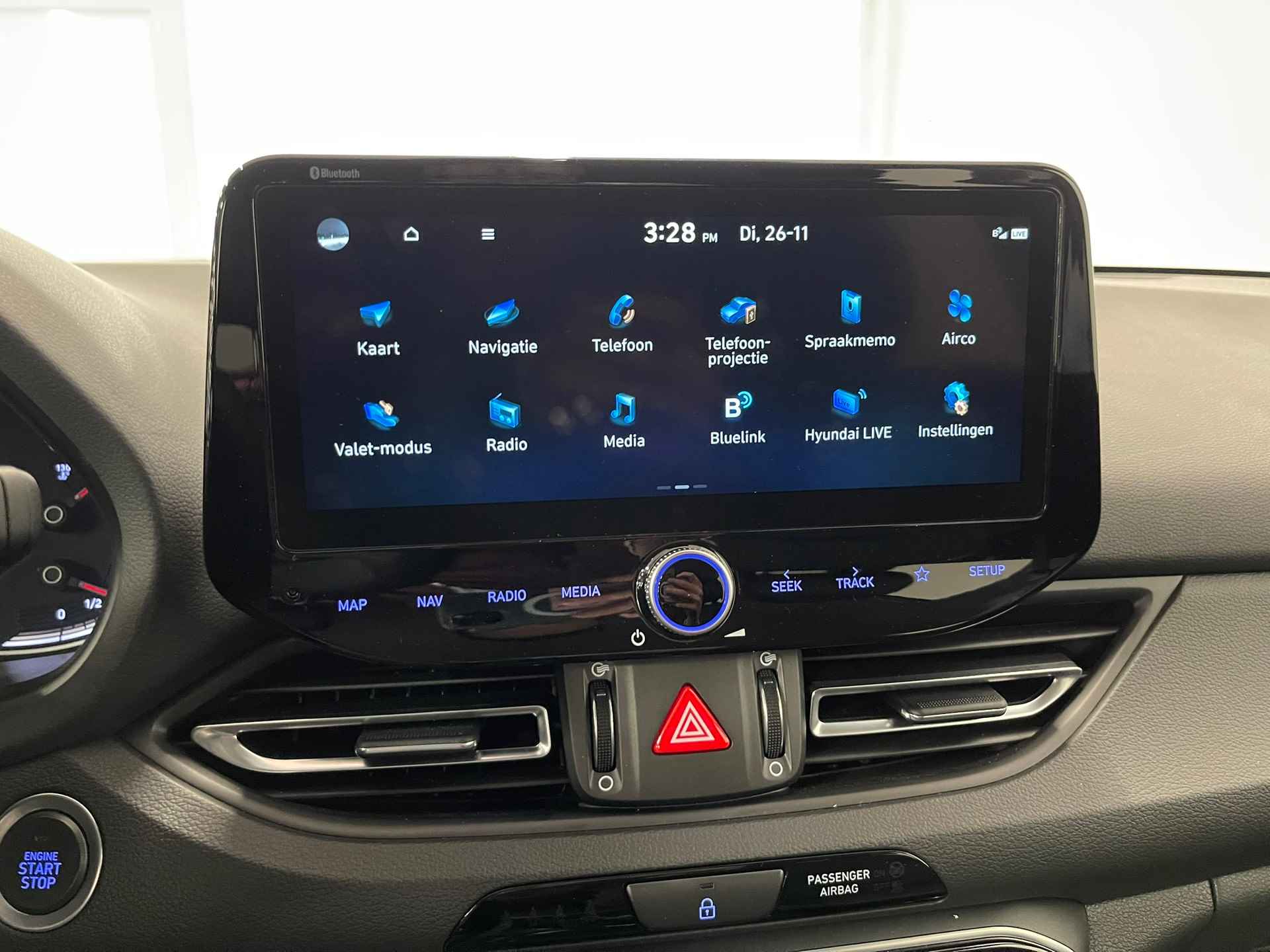 Hyundai i30 Wagon 1.5 T-GDi MHEV Premium | Stoelverkoeling & -verwarming | Camera | Carplay | Getint glas | Trekhaak | - 21/30