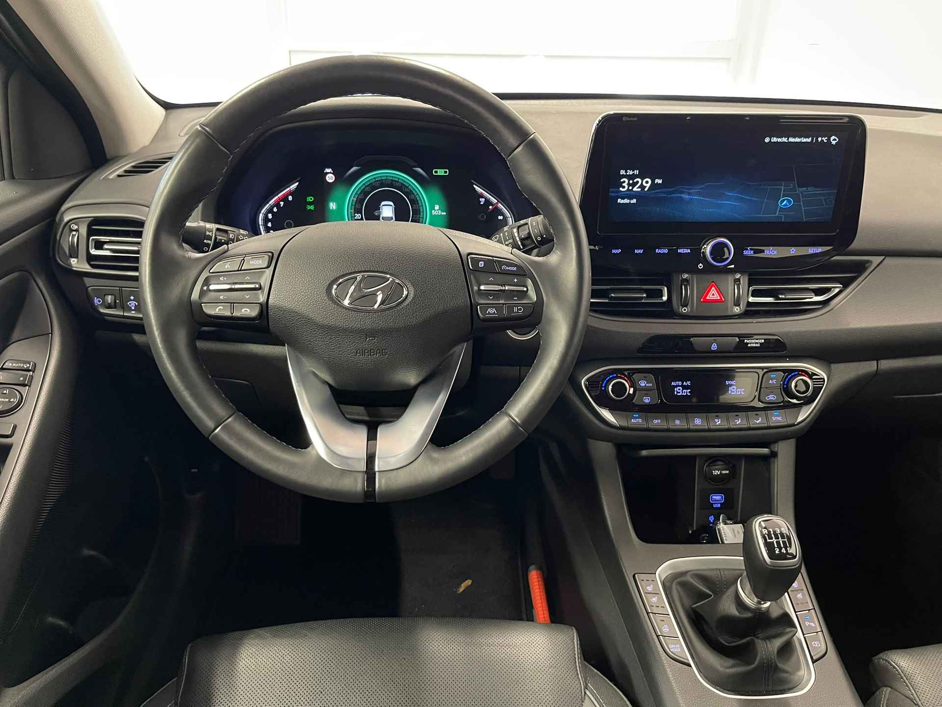 Hyundai i30 Wagon 1.5 T-GDi MHEV Premium | Stoelverkoeling & -verwarming | Camera | Carplay | Getint glas | Trekhaak | - 25/30