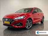 Hyundai i30 Wagon 1.5 T-GDi MHEV Premium | Stoelverkoeling & -verwarming | Camera | Carplay | Getint glas | Trekhaak |