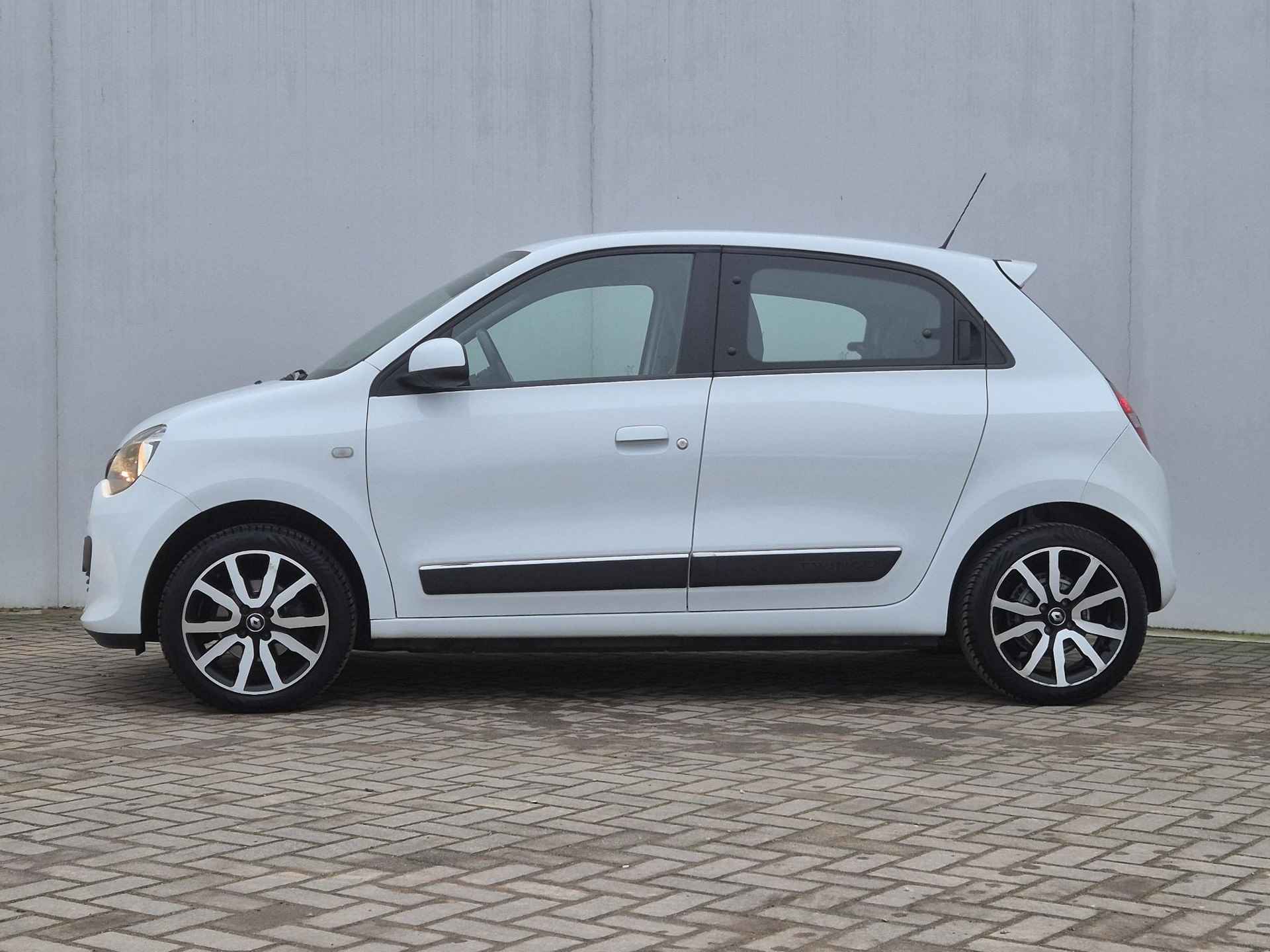 Renault Twingo 1.0 SCe Intens Automaat / 16" Lmv met All season banden / Navigatie / Achterruitrijcamera / - 10/43