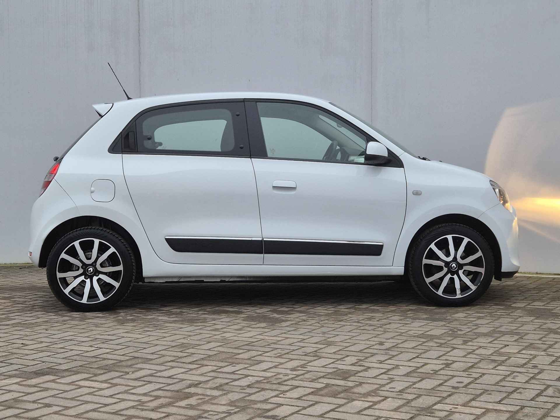 Renault Twingo 1.0 SCe Intens Automaat / 16" Lmv met All season banden / Navigatie / Achterruitrijcamera / - 30/43