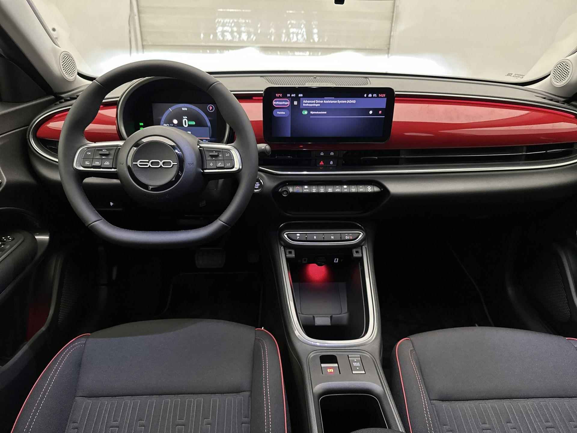 Fiat 600e EV RED 54 kWh 156 pk | Navigatie via Apple Carplay/Android Auto | Parkeersensoren Achter | LED Koplampen | Volledig Digitaal Instrumentenpaneel | Keyless Start | DAB Ontvanger | Climate Control | Cruise Control | - 12/34