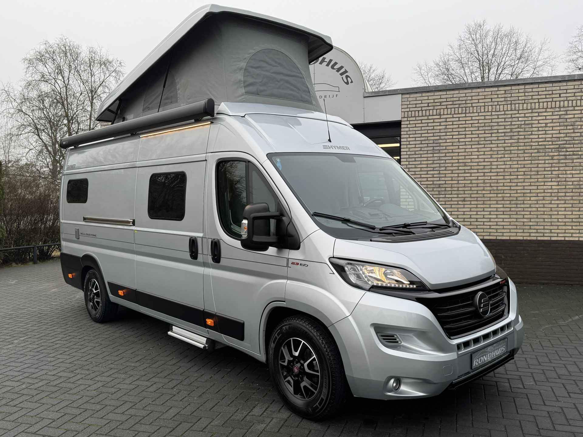 Hymer Yellowstone 640 hefdak 160 pk *4 PERSOONS* Euro6 Fiat Ducato **Lengtebedden/Hefdak met 2 slaapplaatsen/4 zitplaatsen/Soft-Close/ - 55/83