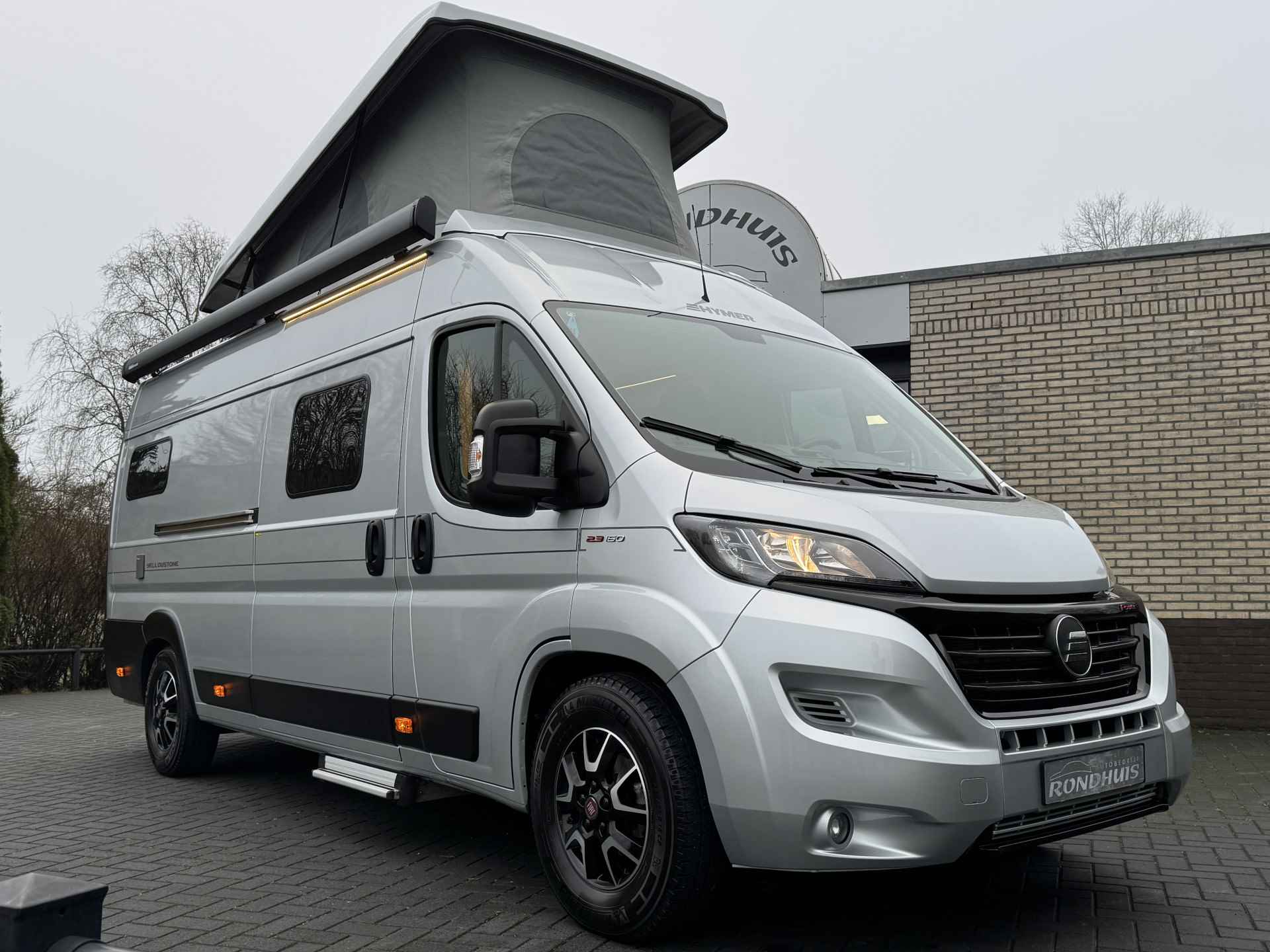 Hymer Yellowstone 640 hefdak 160 pk *4 PERSOONS* Euro6 Fiat Ducato **Lengtebedden/Hefdak met 2 slaapplaatsen/4 zitplaatsen/Soft-Close/ - 74/83