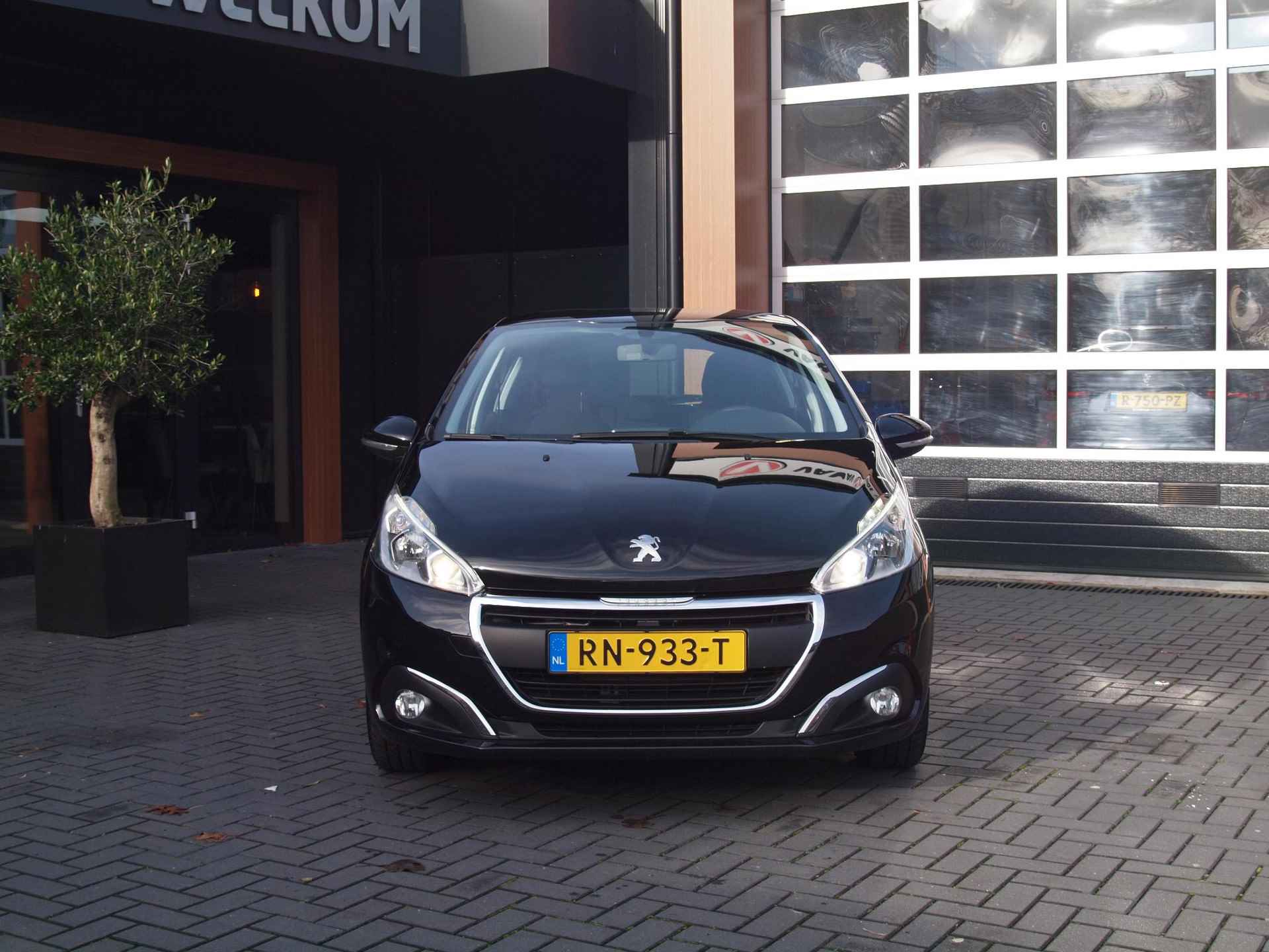 Peugeot 208 1.2 PureTech Blue Lion Apple Carplay | Cruise Control | DAB | Airco | Navigatie - 8/26