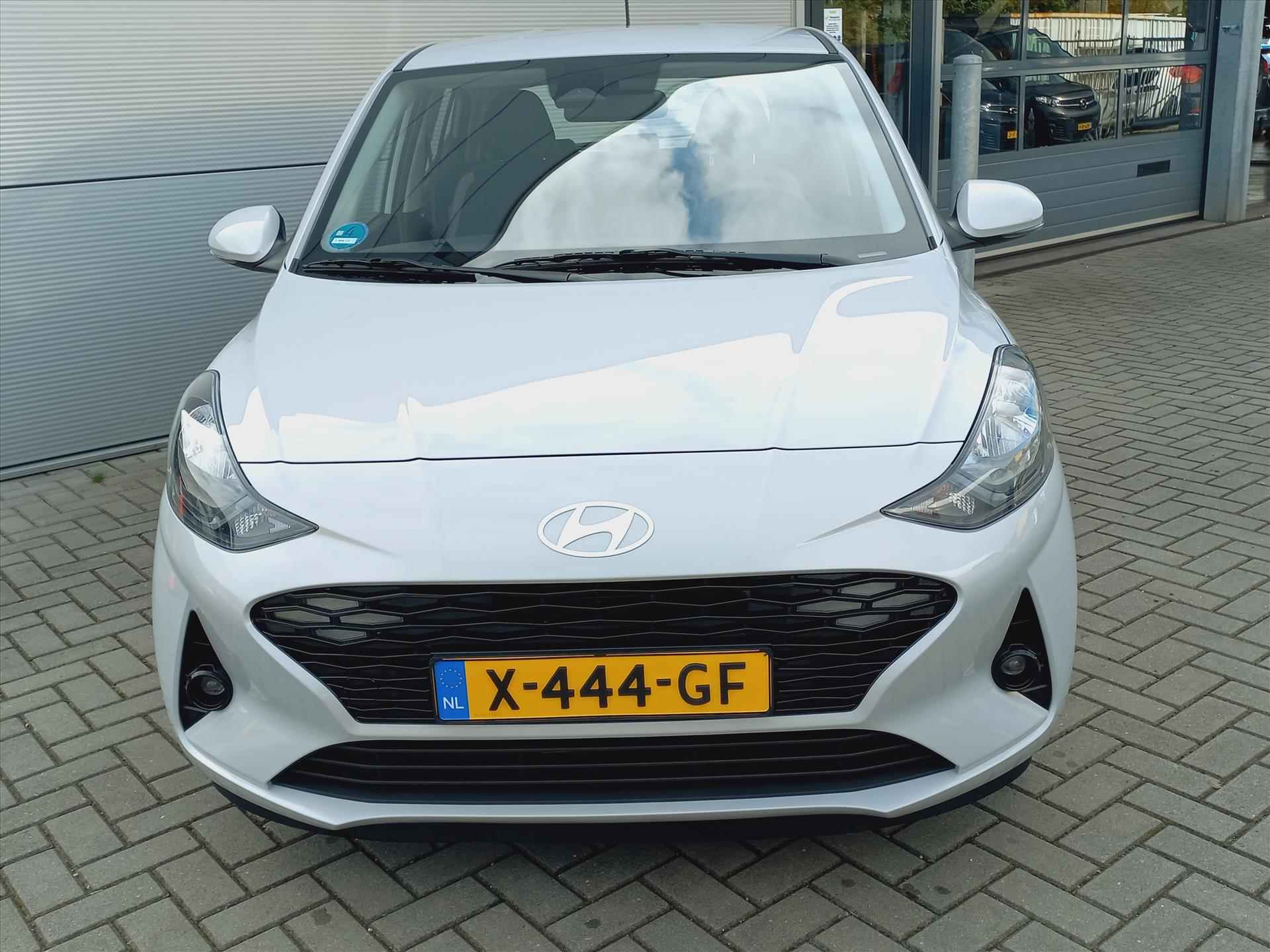 Hyundai I10 1.0i AUTOMAAT Comfort Smart | Airconditioning | Navigatie by App | Cruise control | 5-zitplaatsen - 2/37