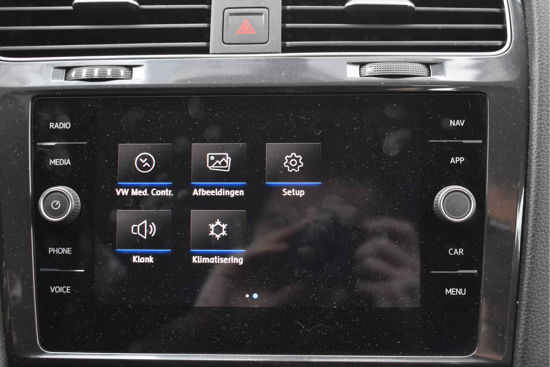 Volkswagen e-Golf E-DITION | NL-Auto | Camera | Nav | Adapt.CC | Climate Contr | Full LED | LM-Velgen - 18/63