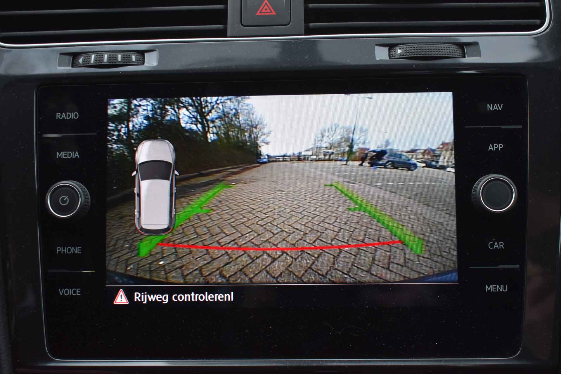 Volkswagen e-Golf E-DITION | NL-Auto | Camera | Nav | Adapt.CC | Climate Contr | Full LED | LM-Velgen - 22/63