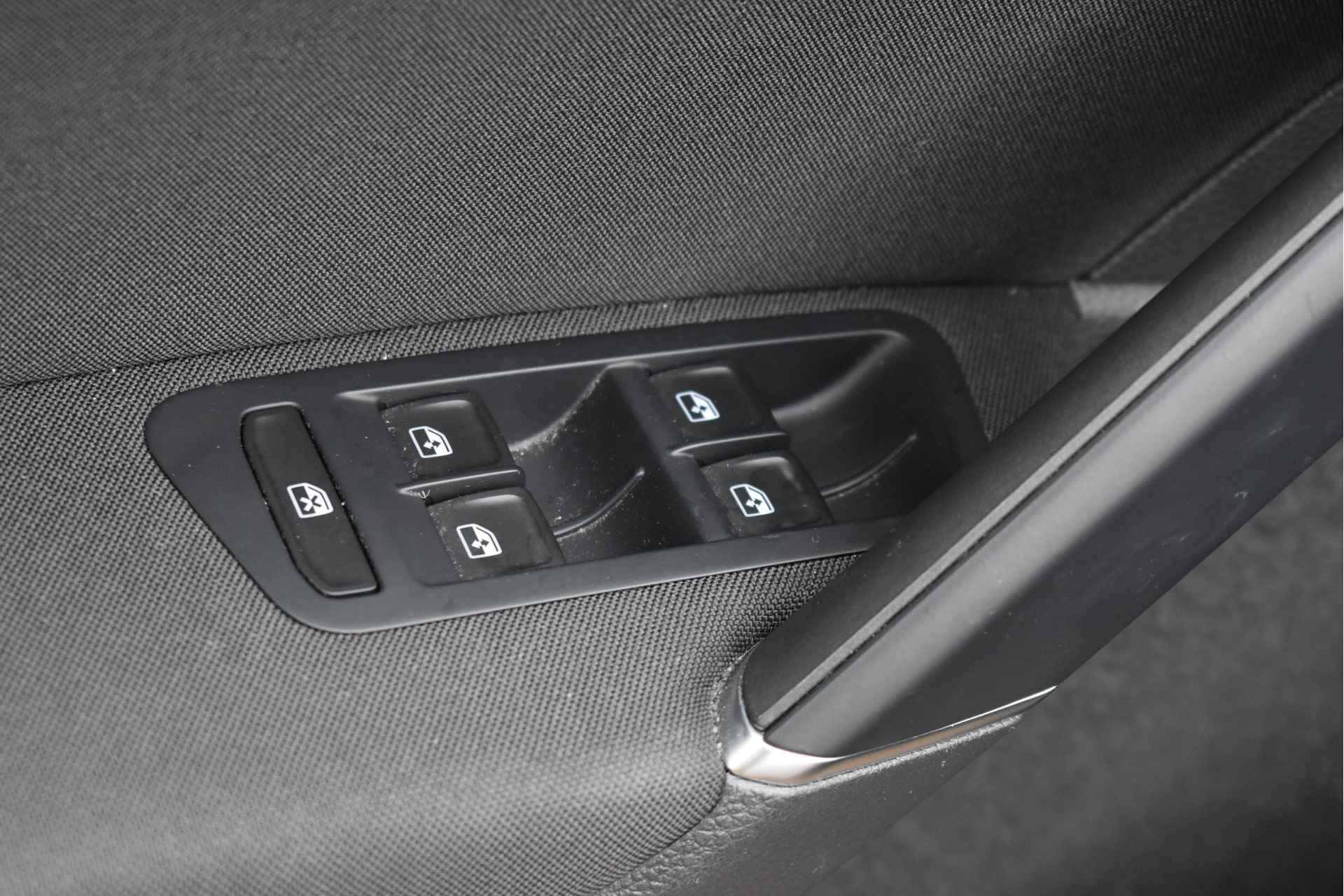 Volkswagen e-Golf E-DITION | NL-Auto | Camera | Nav | Adapt.CC | Climate Contr | Full LED | LM-Velgen - 42/63