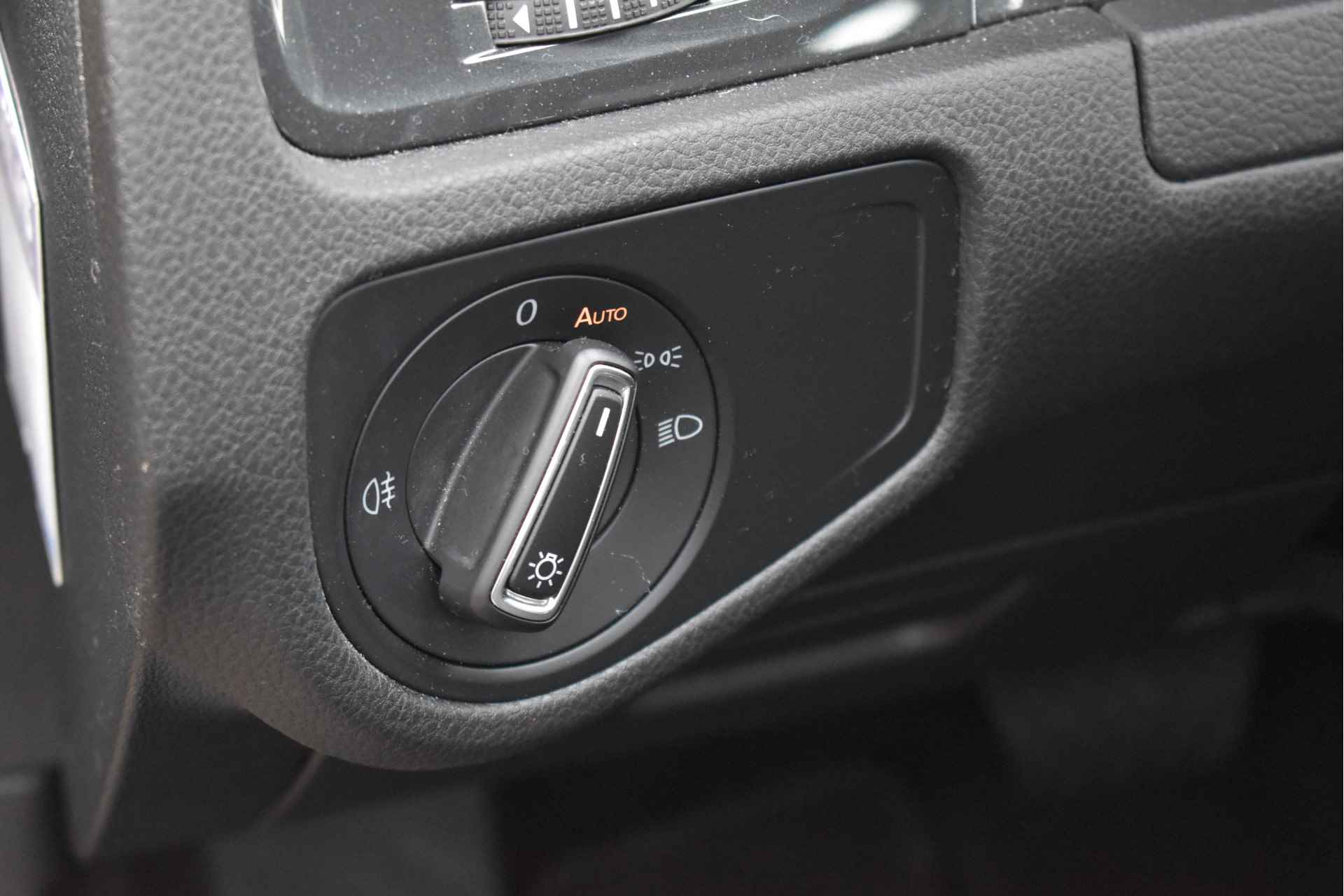 Volkswagen e-Golf E-DITION | NL-Auto | Camera | Nav | Adapt.CC | Climate Contr | Full LED | LM-Velgen - 43/63