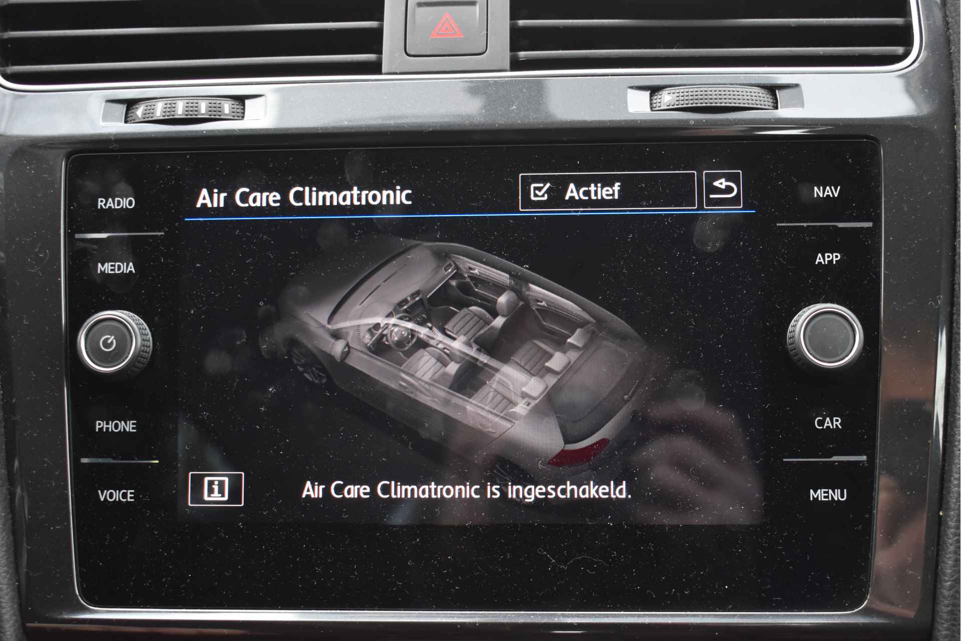 Volkswagen e-Golf E-DITION | NL-Auto | Camera | Nav | Adapt.CC | Climate Contr | Full LED | LM-Velgen - 61/63