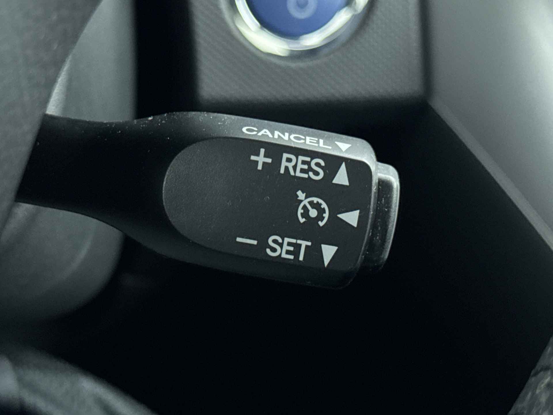 Toyota Auris 1.8 Full Hybrid Limited | Elektrisch inklapbare spiegels | Lichtmetalen velgen | Cruise Control | Climate Control | - 19/33