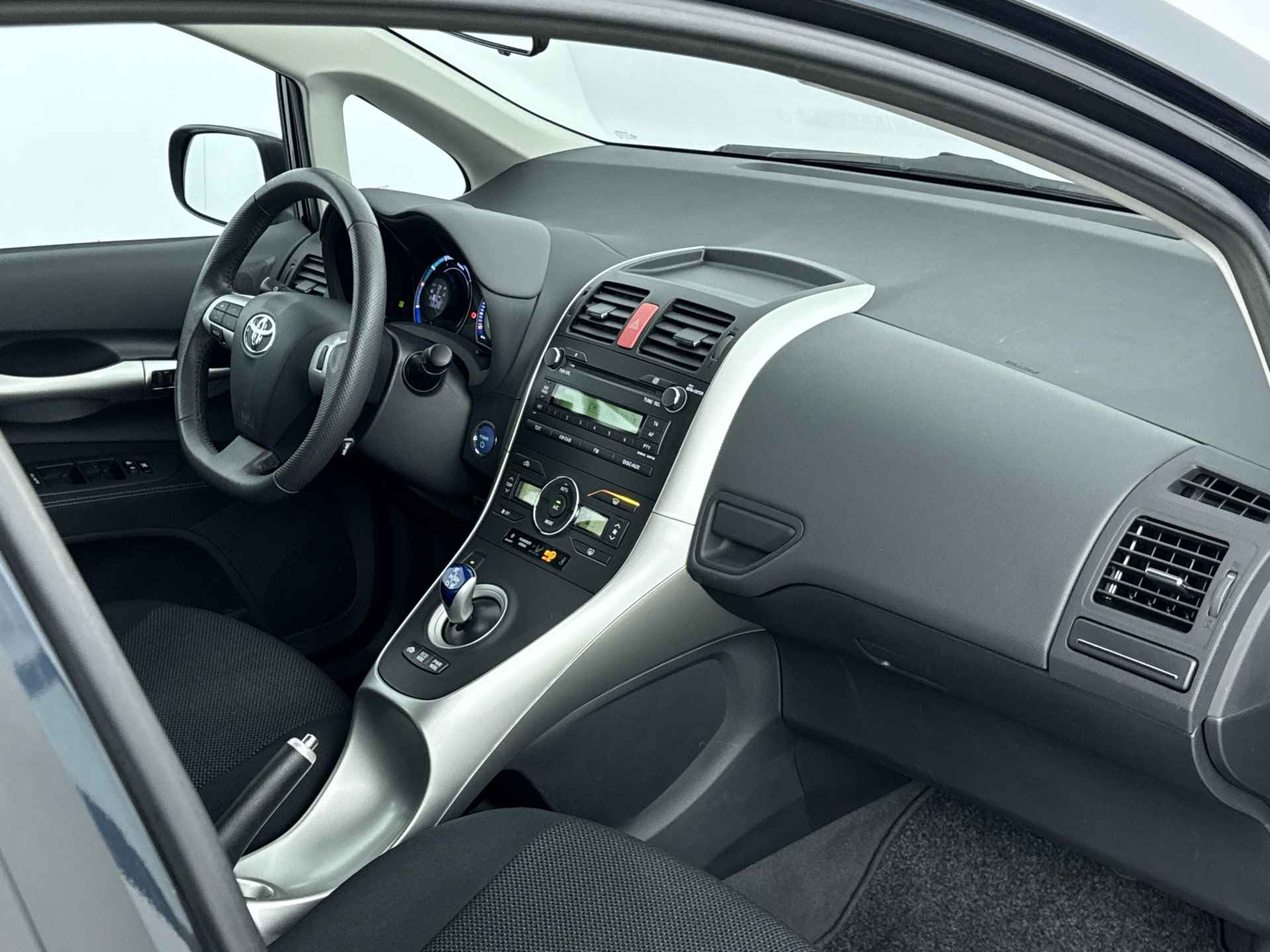 Toyota Auris 1.8 Full Hybrid Limited | Elektrisch inklapbare spiegels | Lichtmetalen velgen | Cruise Control | Climate Control | - 22/33