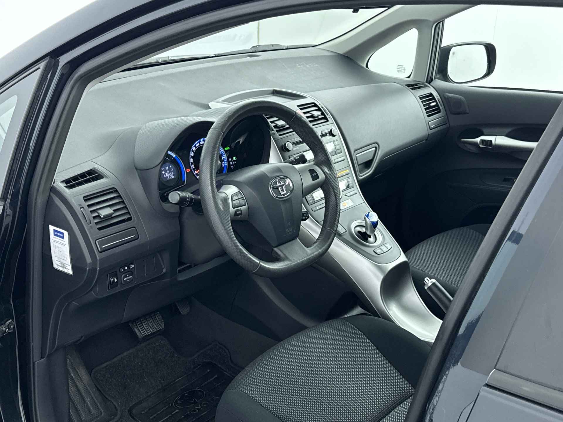Toyota Auris 1.8 Full Hybrid Limited | Elektrisch inklapbare spiegels | Lichtmetalen velgen | Cruise Control | Climate Control | - 23/33