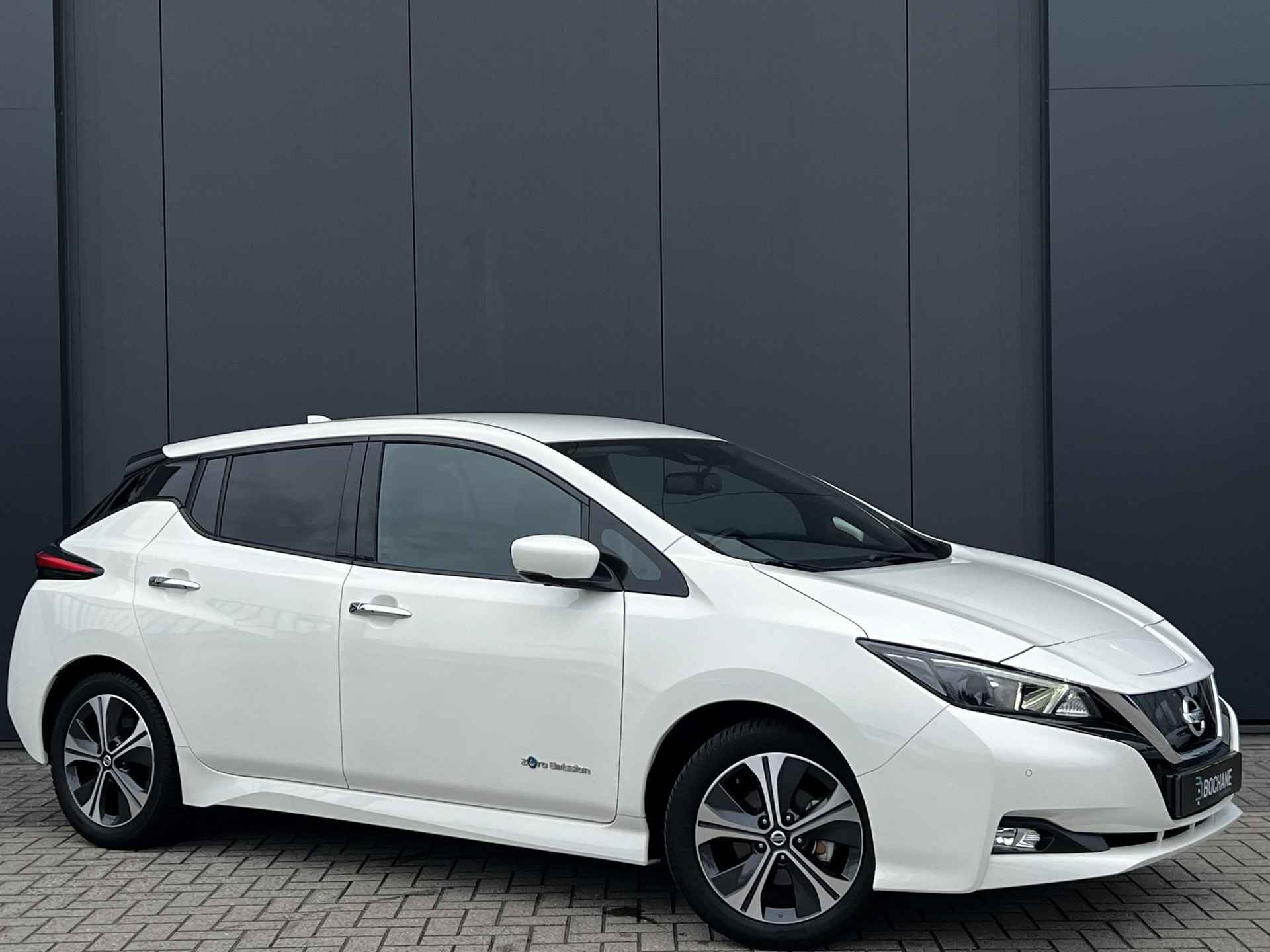 Nissan LEAF 40 kWh Tekna | Leder | Achteruitrijcamera | Parkeersensoren voor & achter | - 10/25