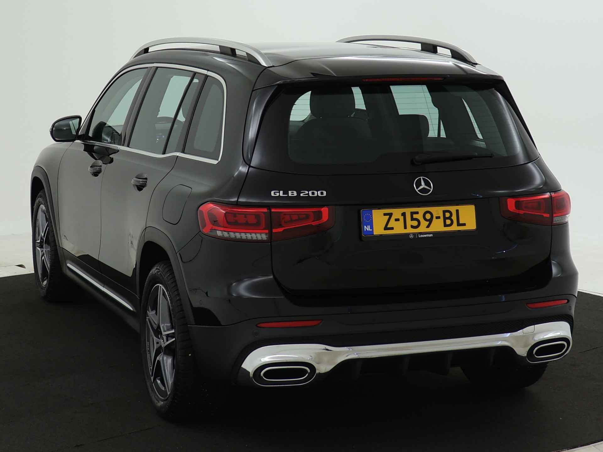 Mercedes-Benz GLB 200 AMG | Navigatie | Sfeerverlichting | Apple Carplay | Stoelverwarming | AMG-Line | Inclusief 24 maanden MB Certified garantie voor Europa. - 16/42