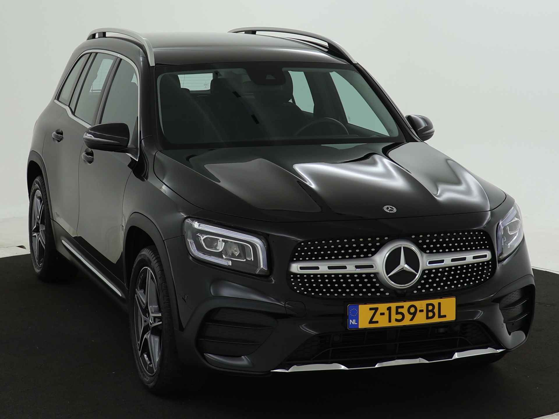 Mercedes-Benz GLB 200 AMG | Navigatie | Sfeerverlichting | Apple Carplay | Stoelverwarming | AMG-Line | Inclusief 24 maanden MB Certified garantie voor Europa. - 27/42