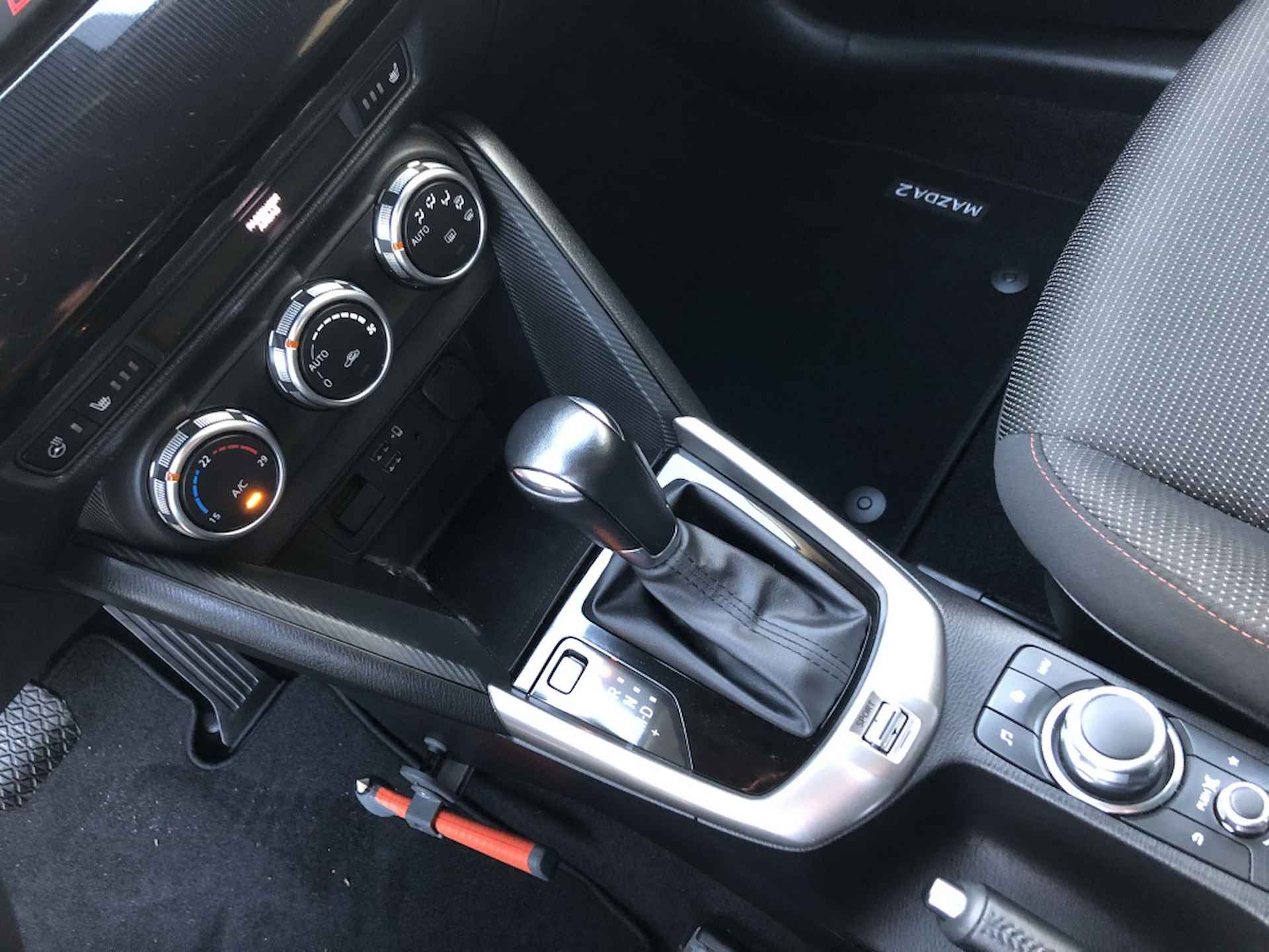 Mazda 2 1.5 Skyact-G Luxury Automaat Camera Carplay - 19/25