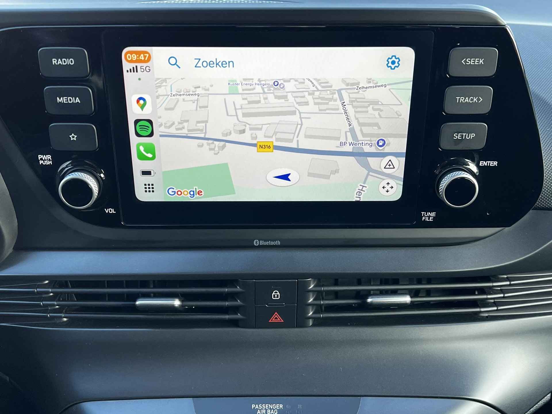 Hyundai Bayon 1.2 Comfort / Dealer onderhouden / Navigatie via Apple Carplay Android / Achteruitrijcamera / Stuur- en stoelverwarming / - 4/46