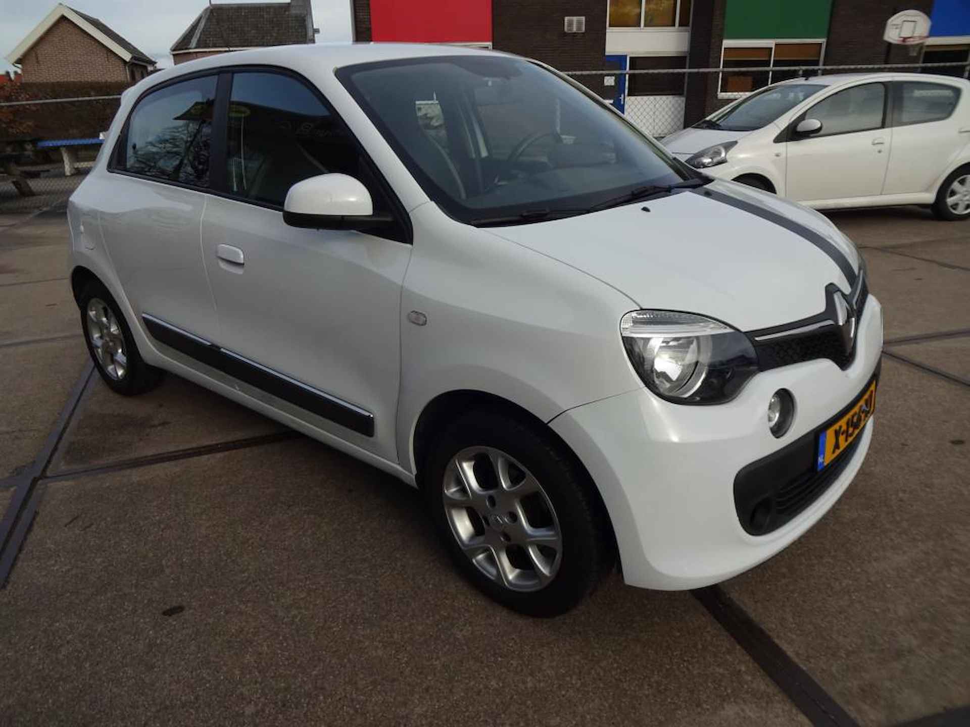 Renault TWINGO 1.0 SCe Limited - 8/12