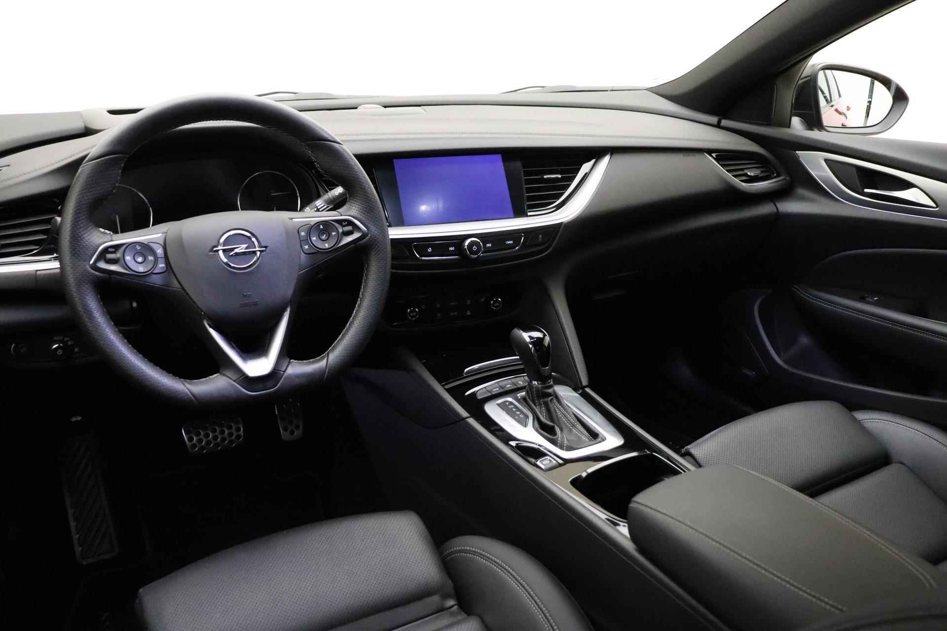 Opel Insignia Grand Sport 2.0 Turbo Ultimate Automaat | Navigatie | Leder | Camera | Stoelverwarming | Keyless | Climate control | Getint glas - 8/38