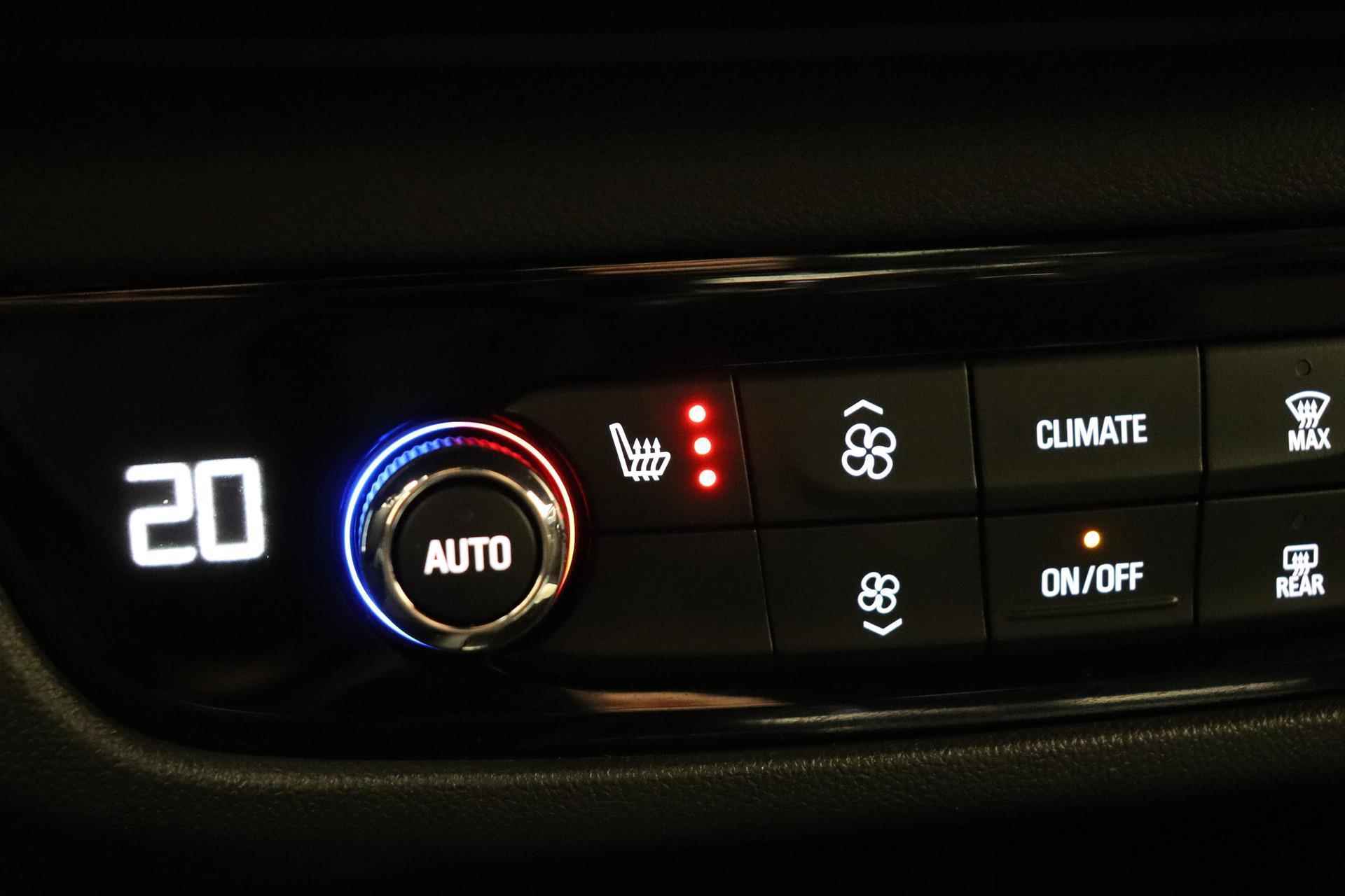 Opel Insignia Grand Sport 2.0 Turbo Ultimate Automaat | Navigatie | Leder | Camera | Stoelverwarming | Keyless | Climate control | Getint glas - 30/38