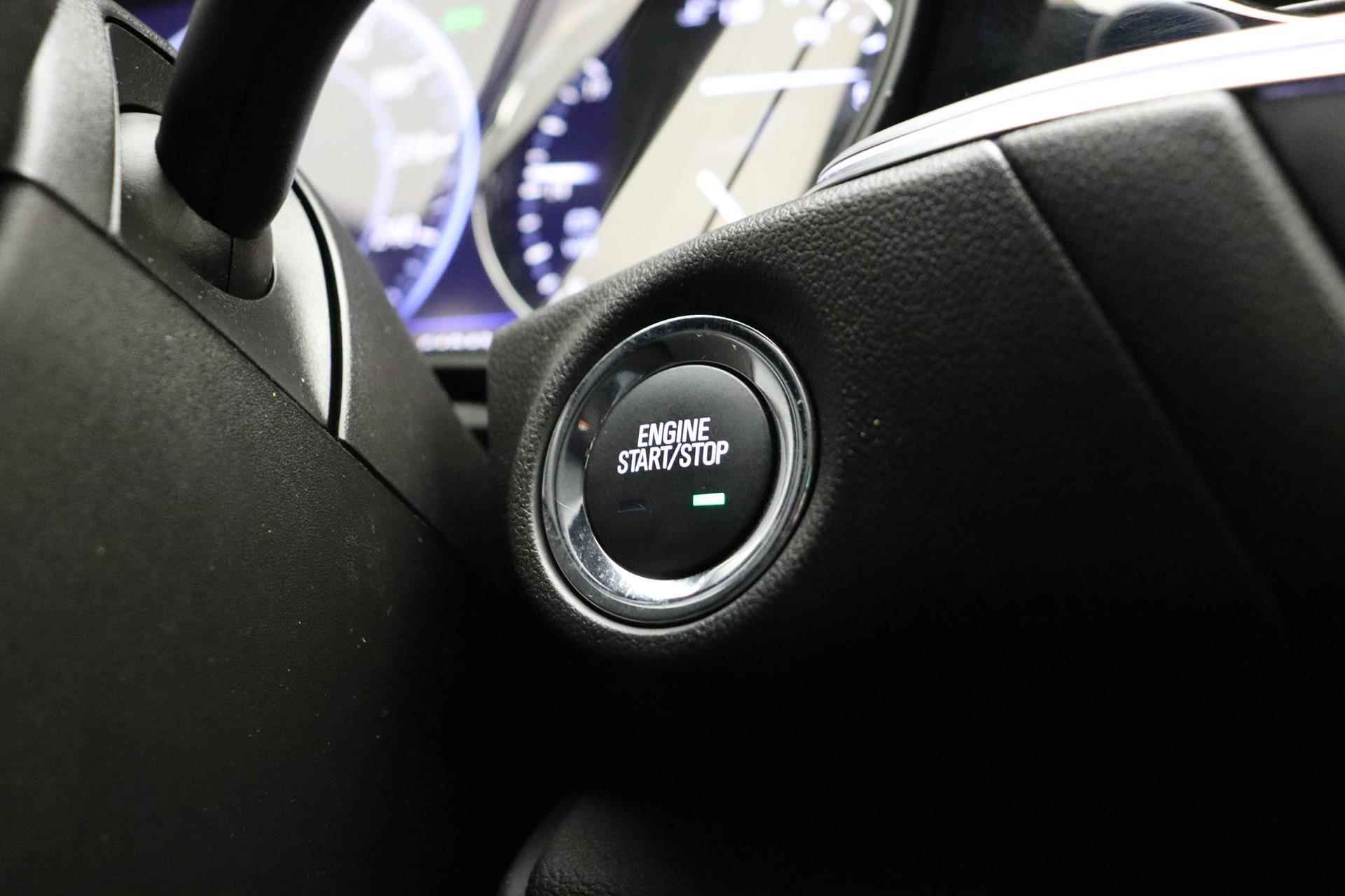 Opel Insignia Grand Sport 2.0 Turbo Ultimate Automaat | Navigatie | Leder | Camera | Stoelverwarming | Keyless | Climate control | Getint glas - 32/38