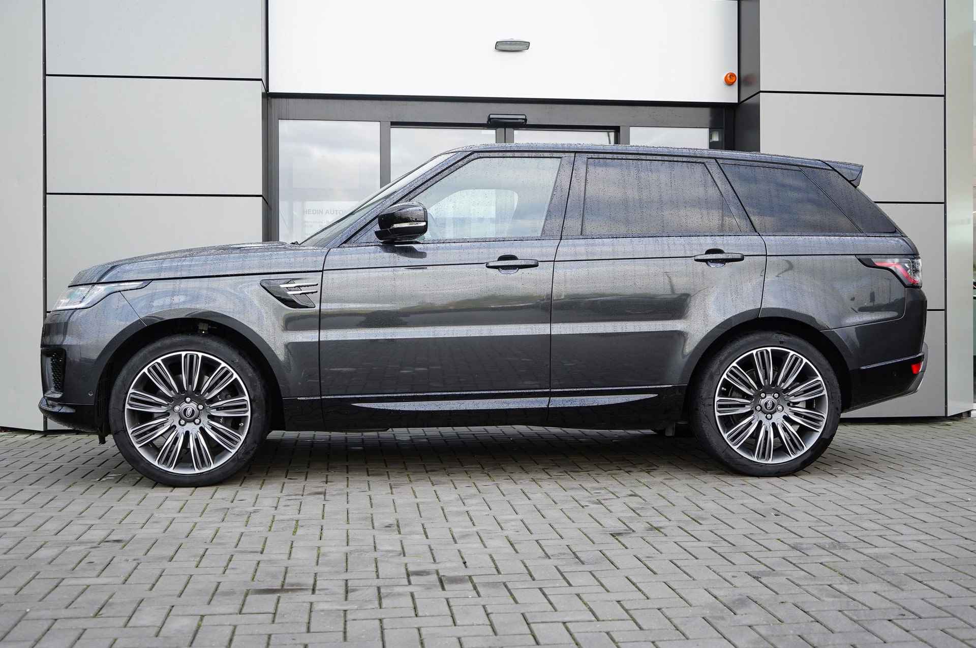 Land Rover Range Rover Sport P400e HSE | 2 jaar garantie | Stoelverwarming | 22" Lichtmetalen Velgen | Panoramadak | - 3/30