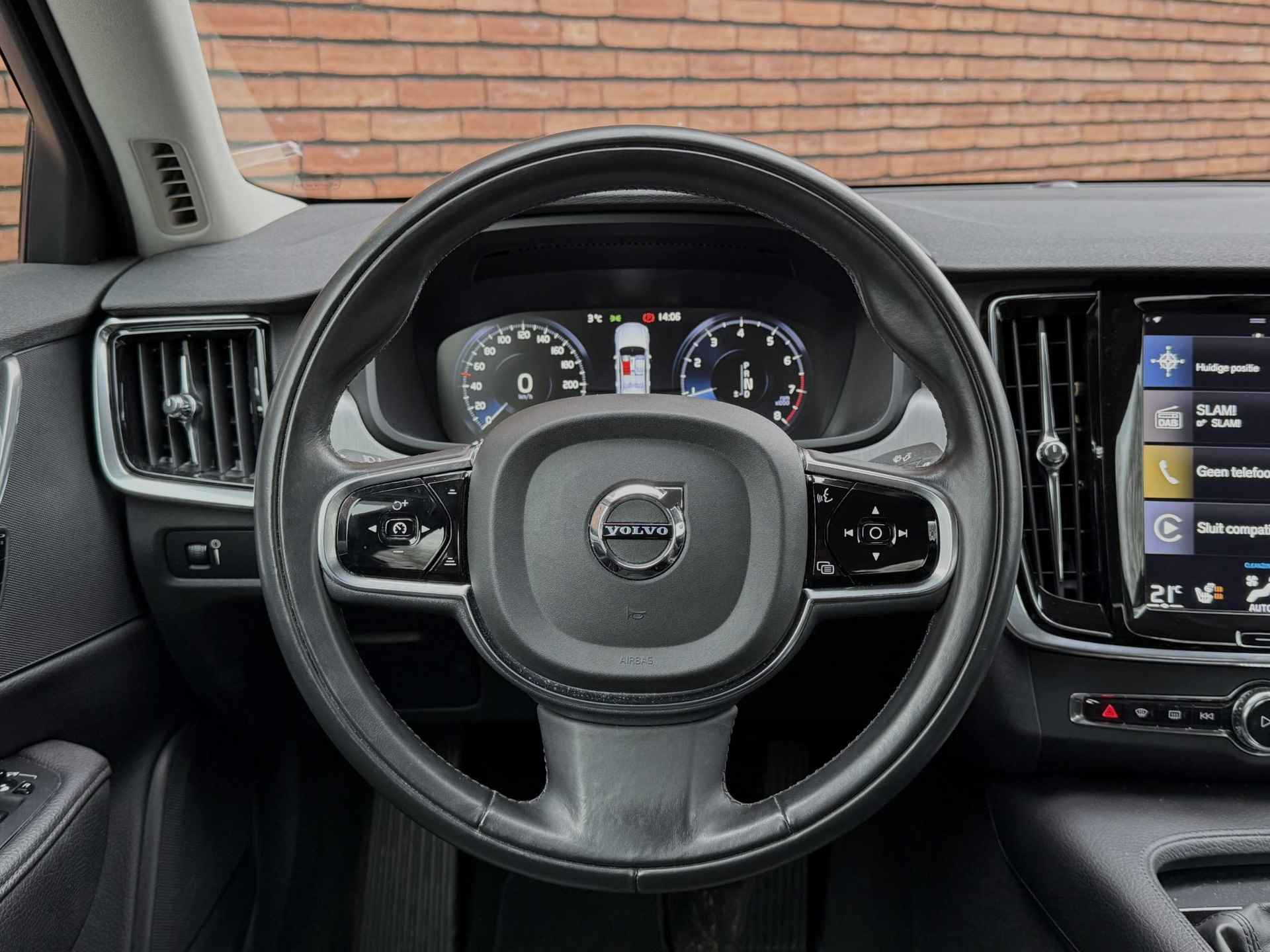 Volvo S90 T4 AUT8 191PK Momentum | Trekhaak | Parkeersensoren | Verwarmbare Voor- en Achterstoelen | Apple Carplay/Android Auto | Keyless Entry | Navigatiesysteem | Navigatiesysteem | Elektrische Achterklep | Standkachel | Drivers Display 12" | Elektrisch Verstelbare Lendensteunen - 9/22