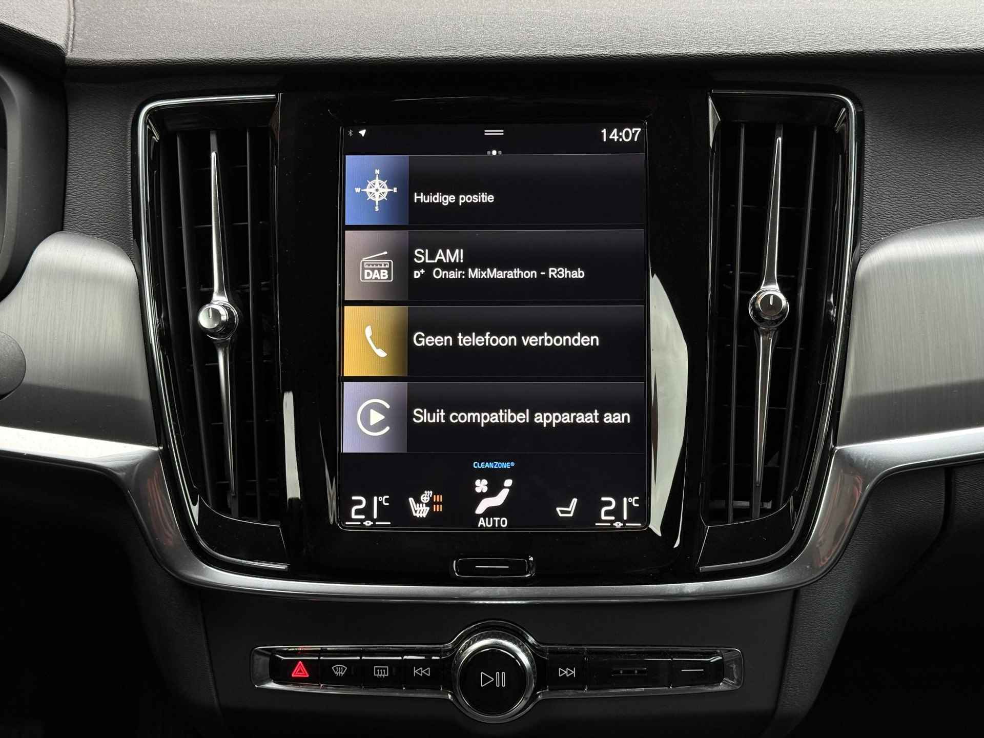 Volvo S90 T4 AUT8 191PK Momentum | Trekhaak | Parkeersensoren | Verwarmbare Voor- en Achterstoelen | Apple Carplay/Android Auto | Keyless Entry | Navigatiesysteem | Navigatiesysteem | Elektrische Achterklep | Standkachel | Drivers Display 12" | Elektrisch Verstelbare Lendensteunen - 10/22