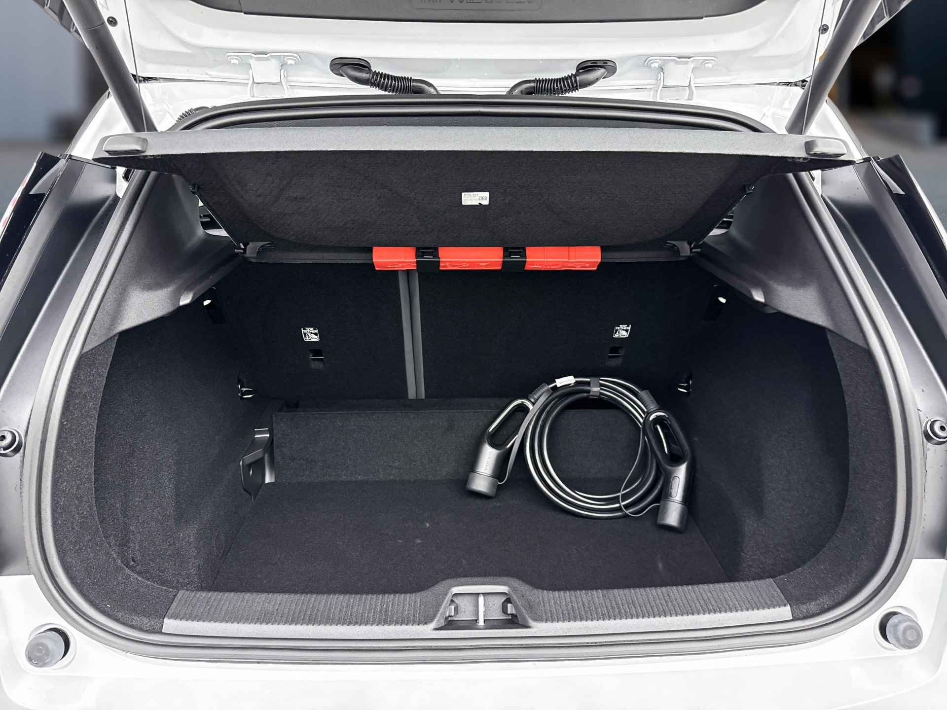 Volvo EX30 Single Motor Extended Range Ultra | Mist wool blend bekleding | Stoel/stuurverwarming | Getint glas | 360 Camera | Elektrische s - 30/32