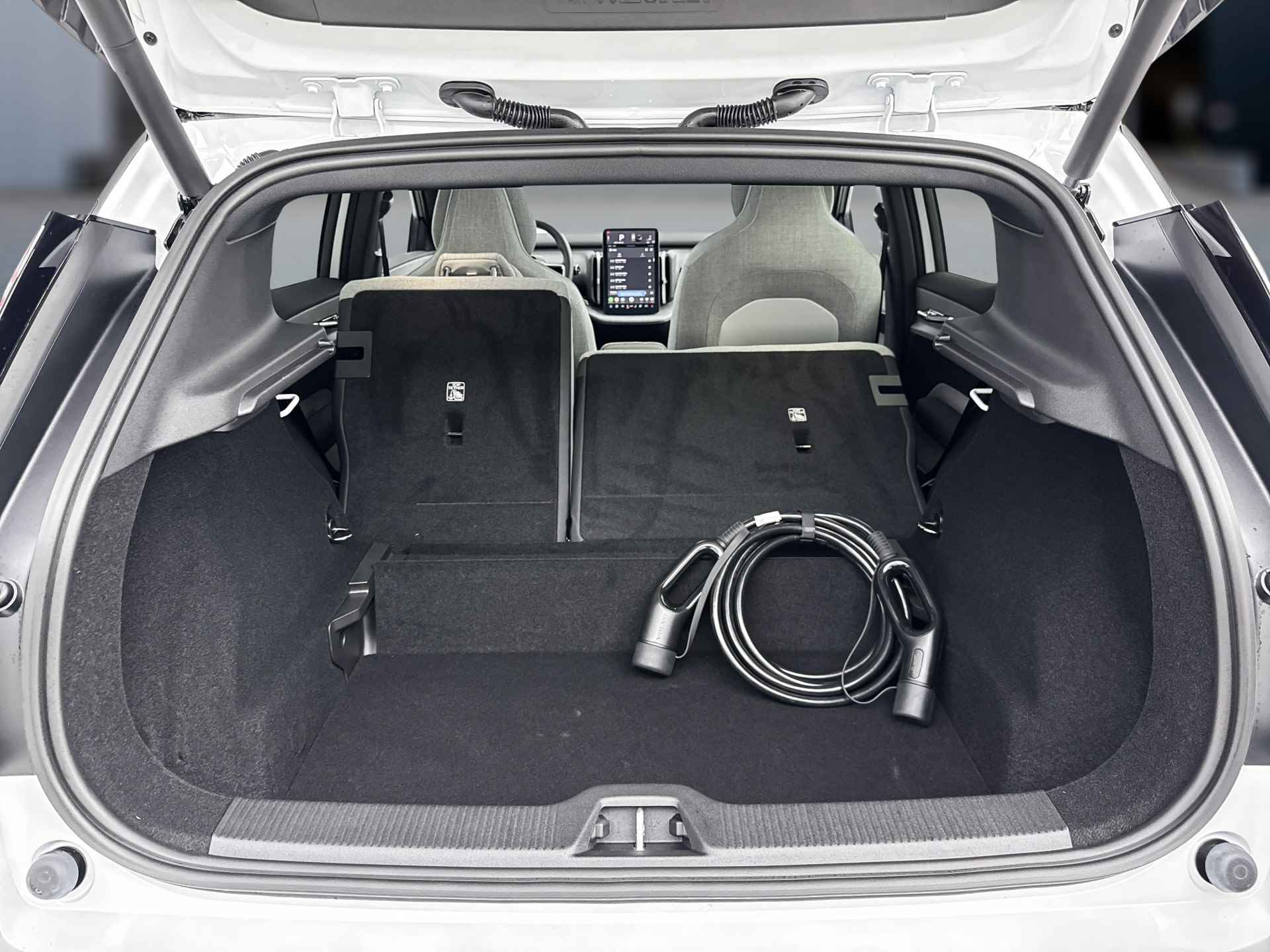 Volvo EX30 Single Motor Extended Range Ultra | Mist wool blend bekleding | Stoel/stuurverwarming | Getint glas | 360 Camera | Elektrische s - 31/32