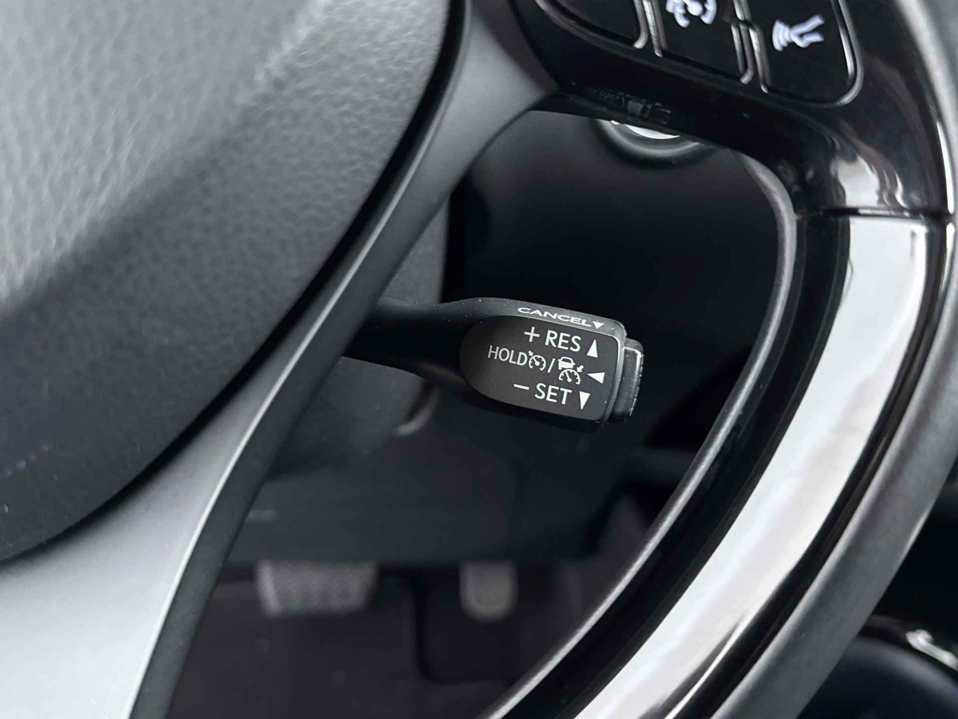 Toyota C-HR 1.8 Hybrid Style Limited | Stoel & Stuurverwarming | Adaptive cuise control | Navigatie | - 25/40