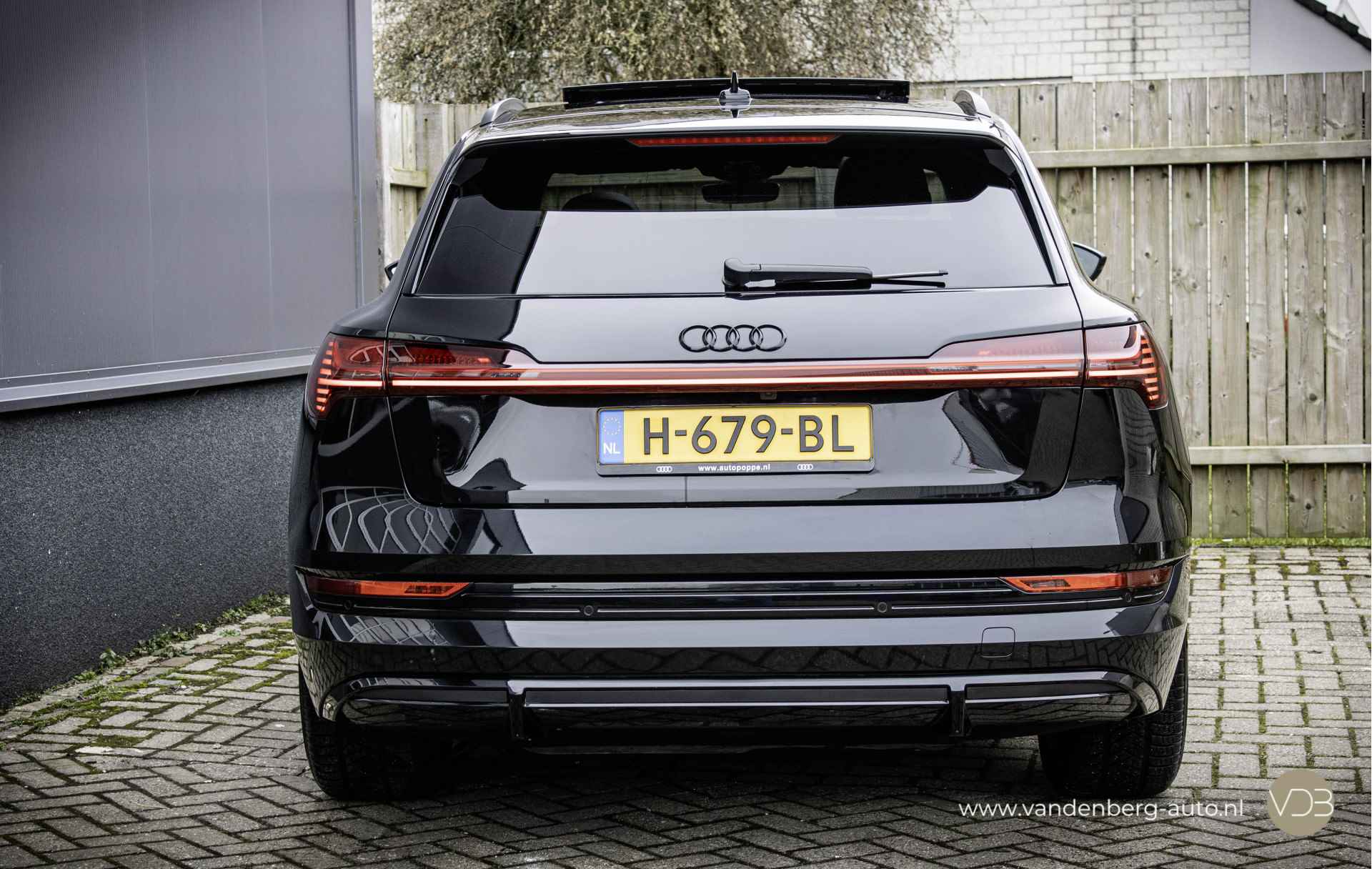 Audi e-tron 50 Quattro 3x S-Line Black AMBIANCE CAMERA PANO Origineel NL - 2/14