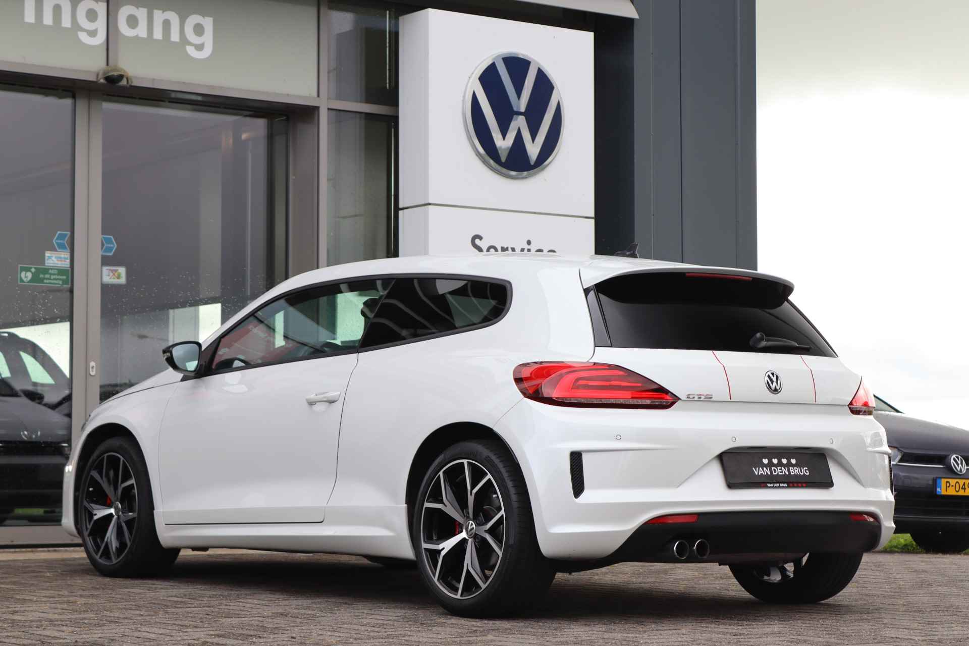 Volkswagen Scirocco 2.0 TSI 220 pk GTS | Navigatie | PDC | Climatronic | 18'' LM | Cruise | Stoelverwarming | - 11/40