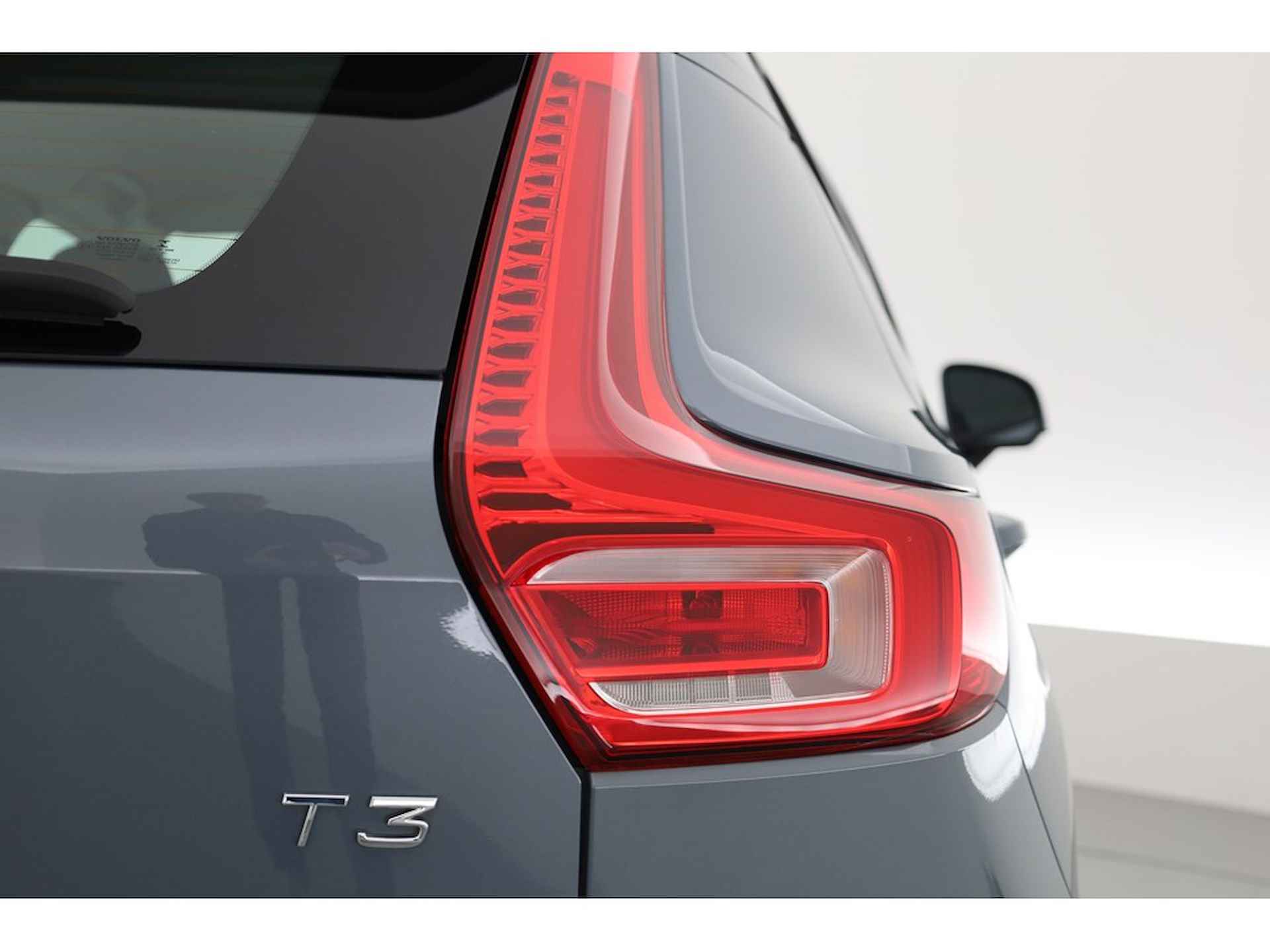 Volvo XC40 1.5 163PK T3 Momentum Business, Navi, pdc, LED - 6/29