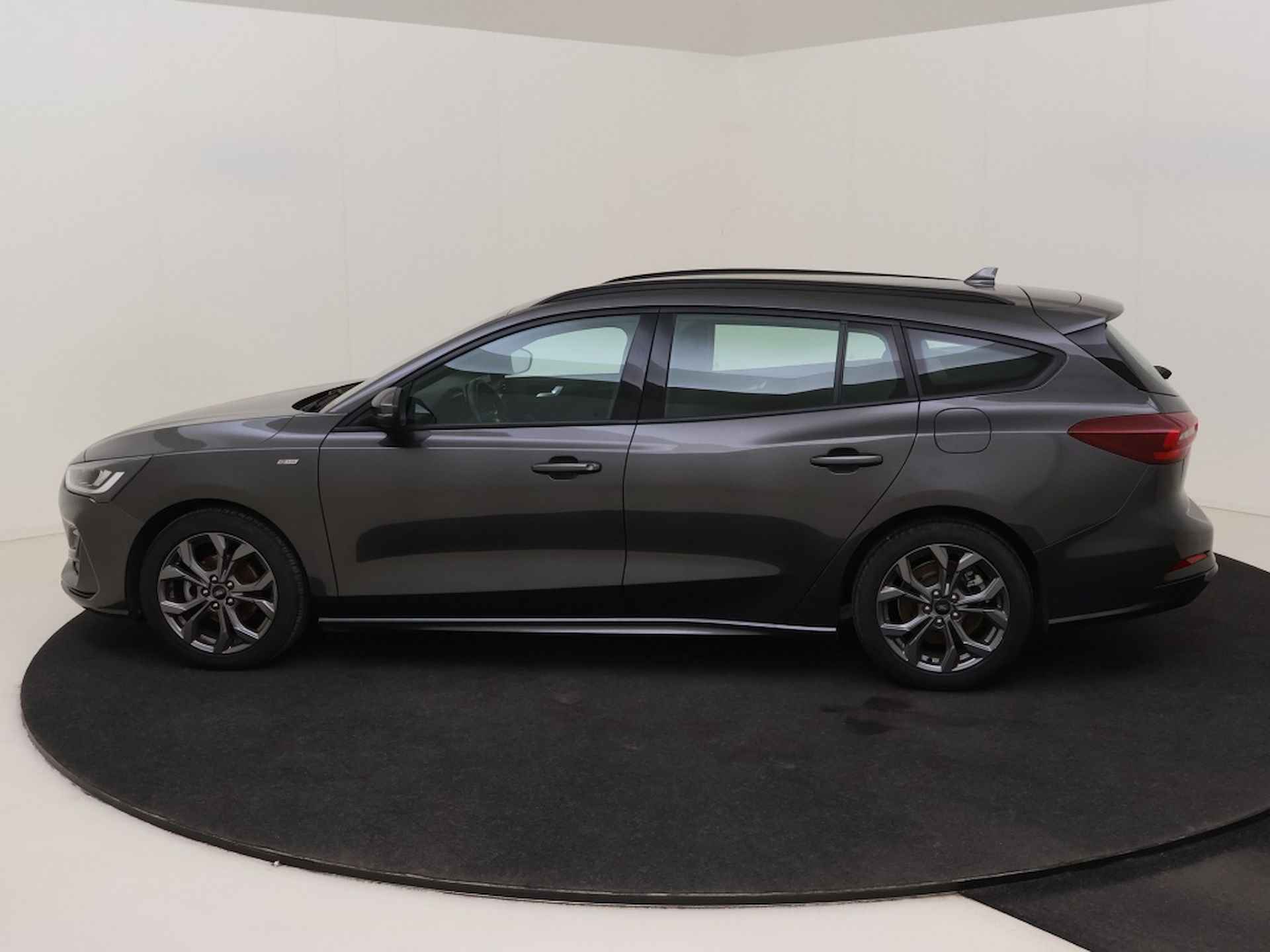 Ford Focus Wagon 1.0 EcoBoost Hybrid 125 PK ST-Line AUTOMAAT | RIJKLAARPRIJS INCL - 2/33