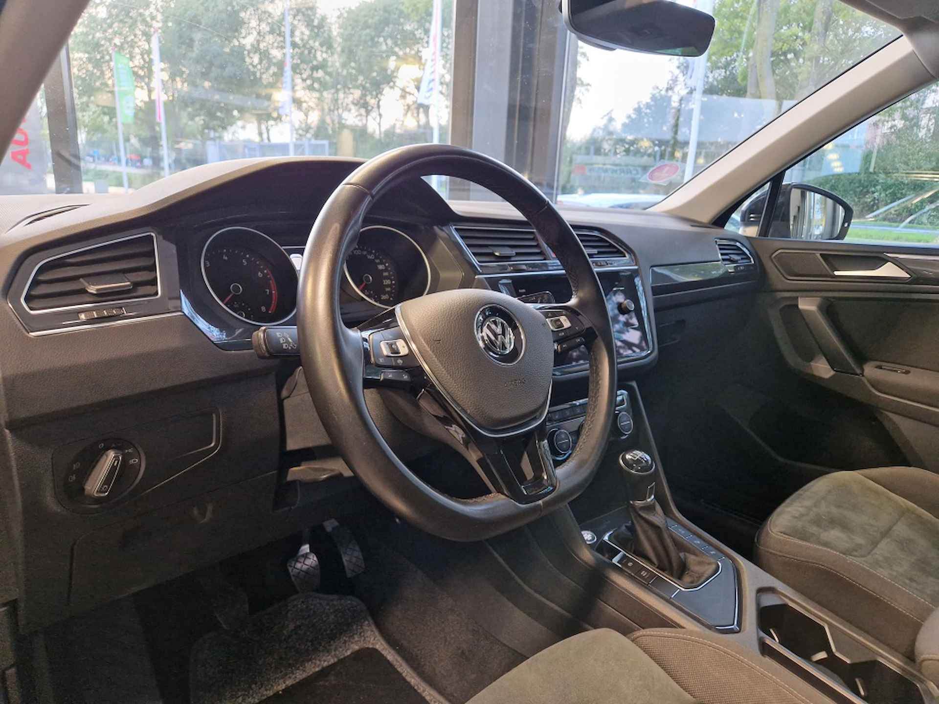 Volkswagen Tiguan 1.5 TSI ACT ComfortLine | Business | Panodak | Trekhaak - 6/16