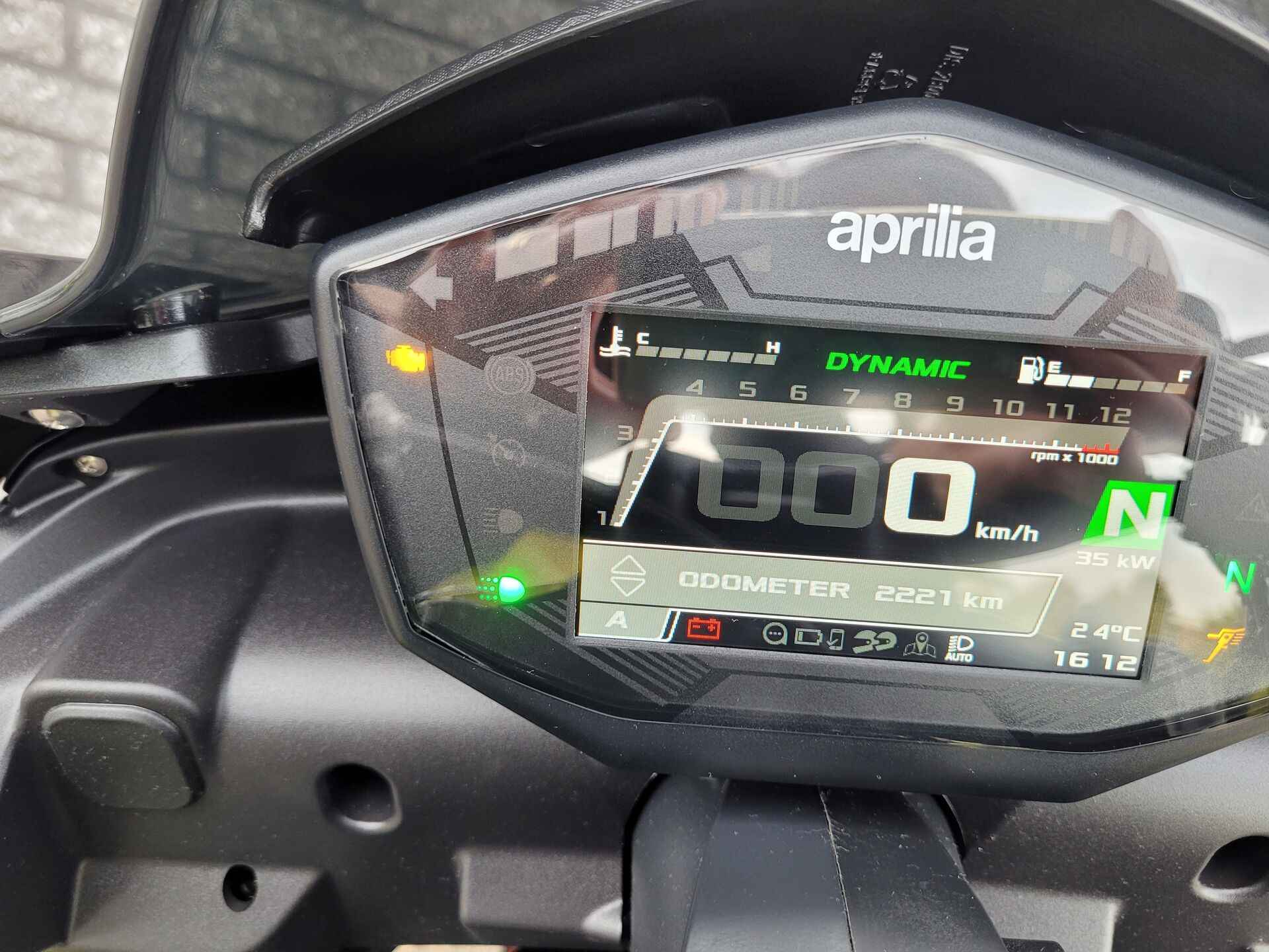 Aprilia Tuono 660 - 4/6