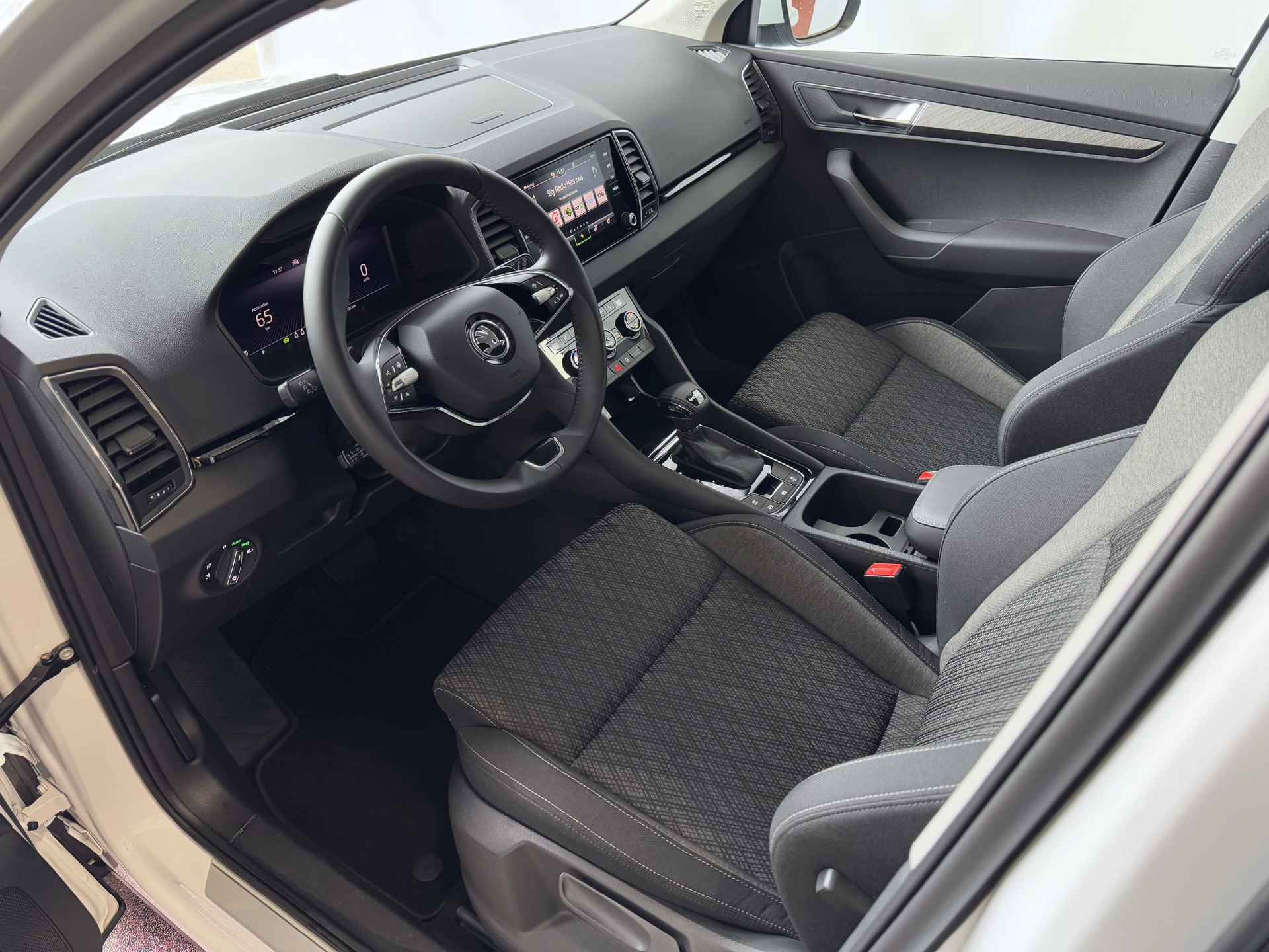 Škoda Karoq 1.5 TSI 150PK CARPLAY NAVI VIR.COCKPIT STOEL/STUUR VERW. ADAP.CRUISE 2024 - 3/81