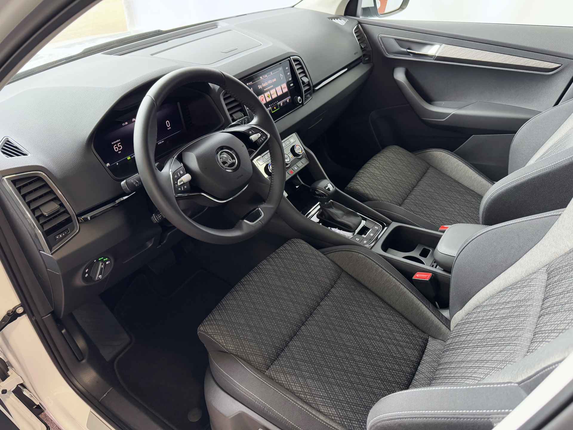 Škoda Karoq 1.5 TSI 150PK CARPLAY NAVI VIR.COCKPIT STOEL/STUUR VERW. ADAP.CRUISE 2024 - 7/81